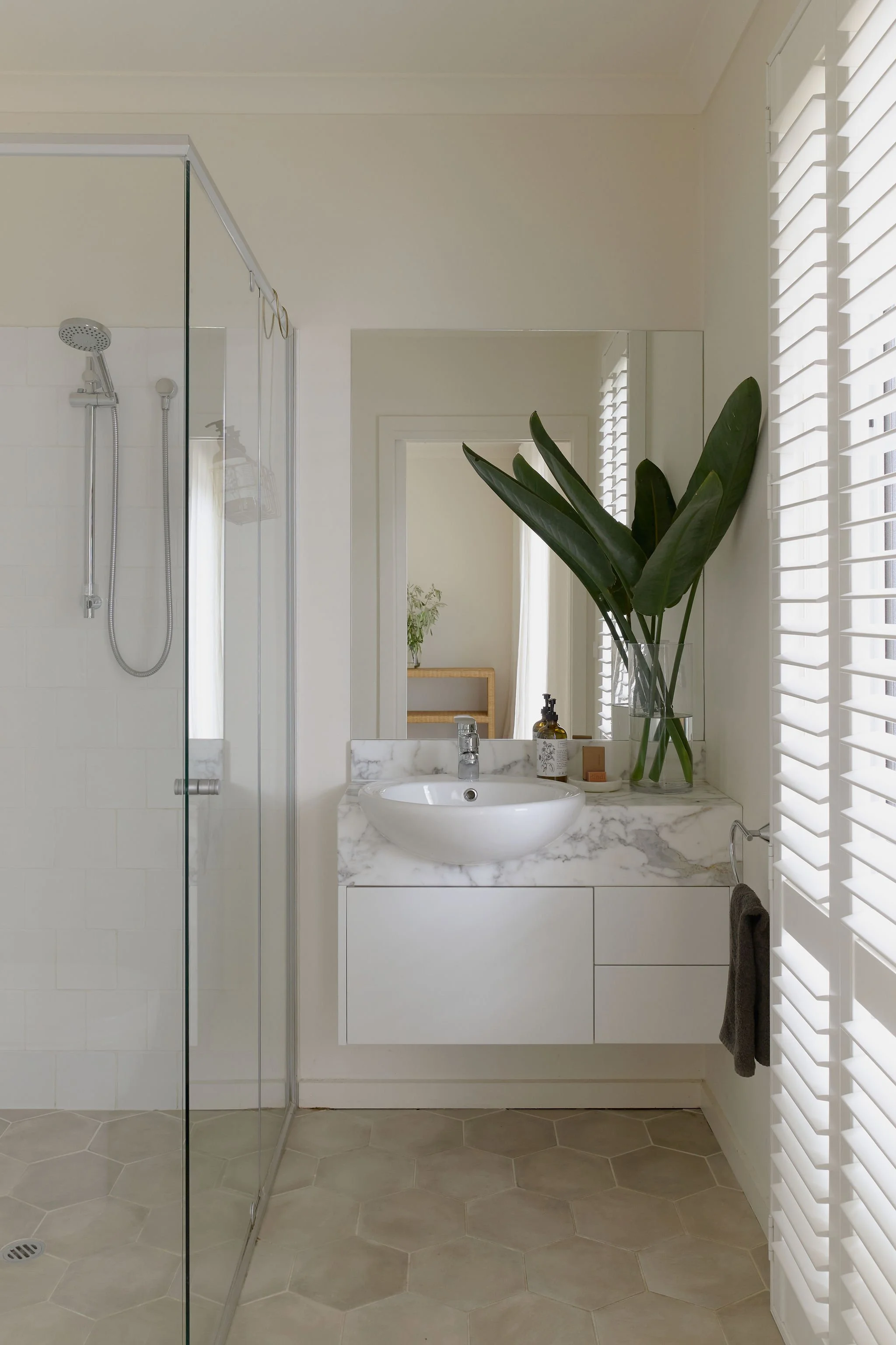 Master bedroom Ensuite (Ground Floor).jpg