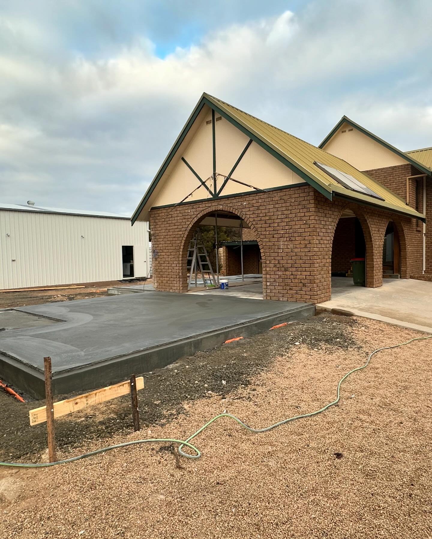 Coffin Bay extension/full renovation well under way. Demolition &amp; slab pours in motion. 

www.jamarbuilding.com.au

#jamarbuilding #portlincoln #portlincolnhomes #coffinbayhomes #newbuild #dreamhome #building&nbsp;&nbsp;#customhomes #homebuilder&