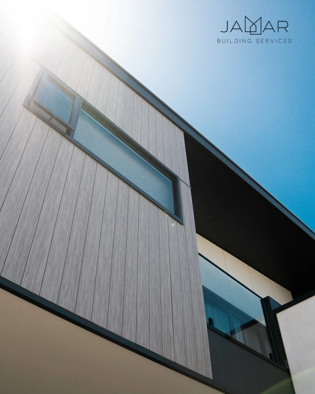 Where Modern Design Meets Precision Build

Every angle. Every panel. Every finish &mdash; meticulously considered and flawlessly executed. Designed by local visionaries Lowe and Redding Design, MET Apartments redefines contemporary living with clean 