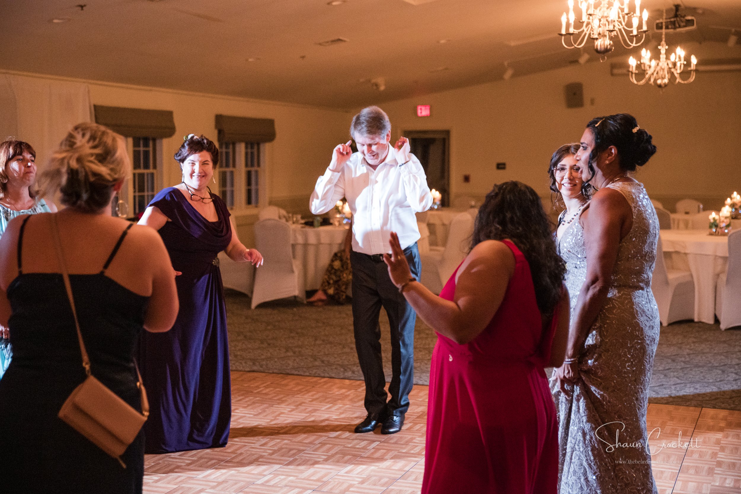 TheBeardedMainerPhotography-WeddingPhotographer-TheAtlanticOceansideHotel-BarHarborMaine-blog-7598.jpg