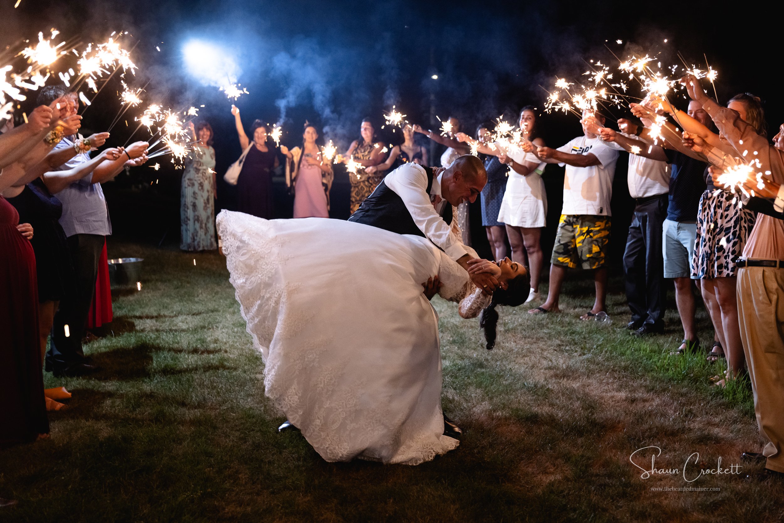 TheBeardedMainerPhotography-WeddingPhotographer-TheAtlanticOceansideHotel-BarHarborMaine-blog-7817.jpg