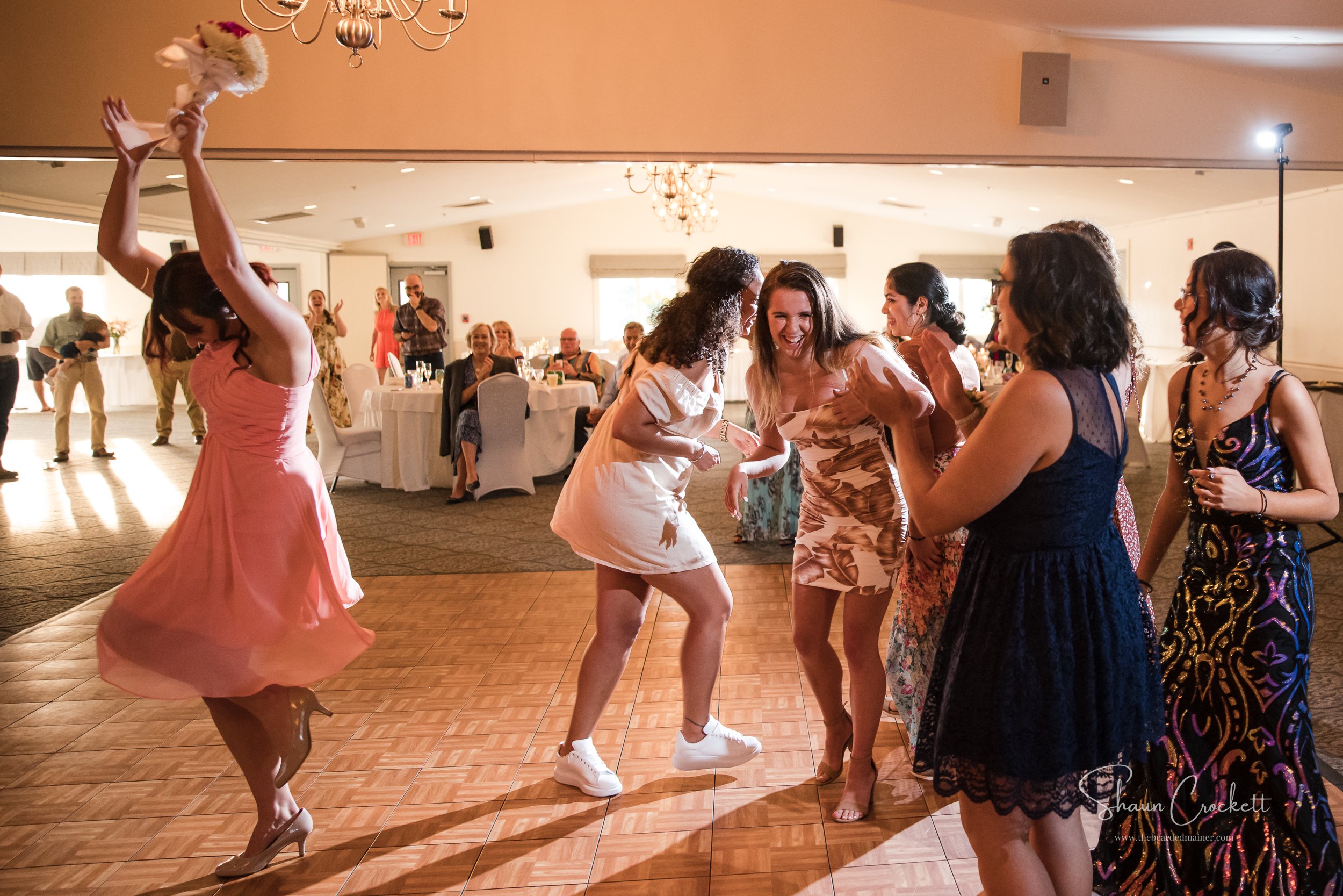 TheBeardedMainerPhotography-WeddingPhotographer-TheAtlanticOceansideHotel-BarHarborMaine-blog-6759.jpg