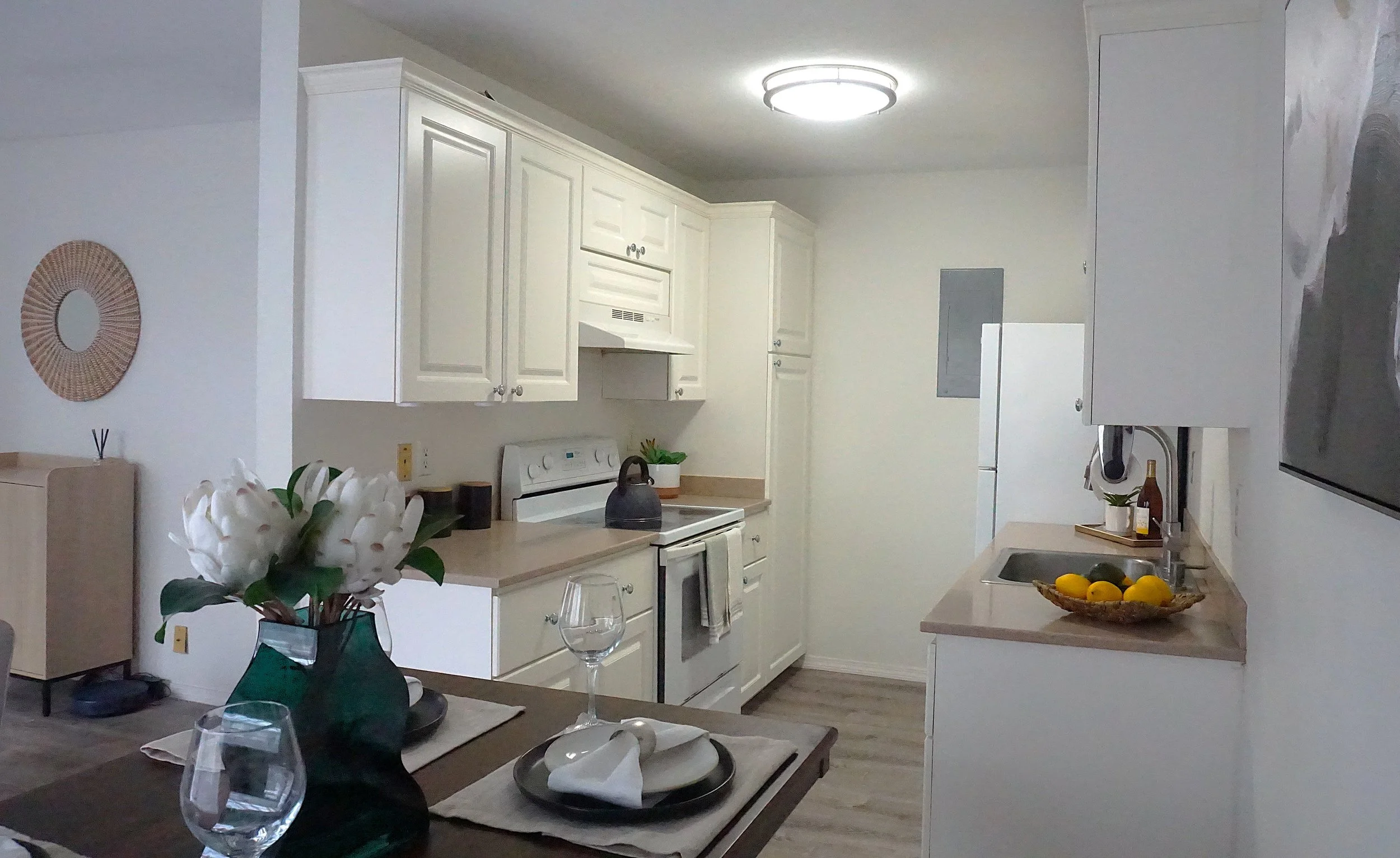 dining.kitchen.2.JPG