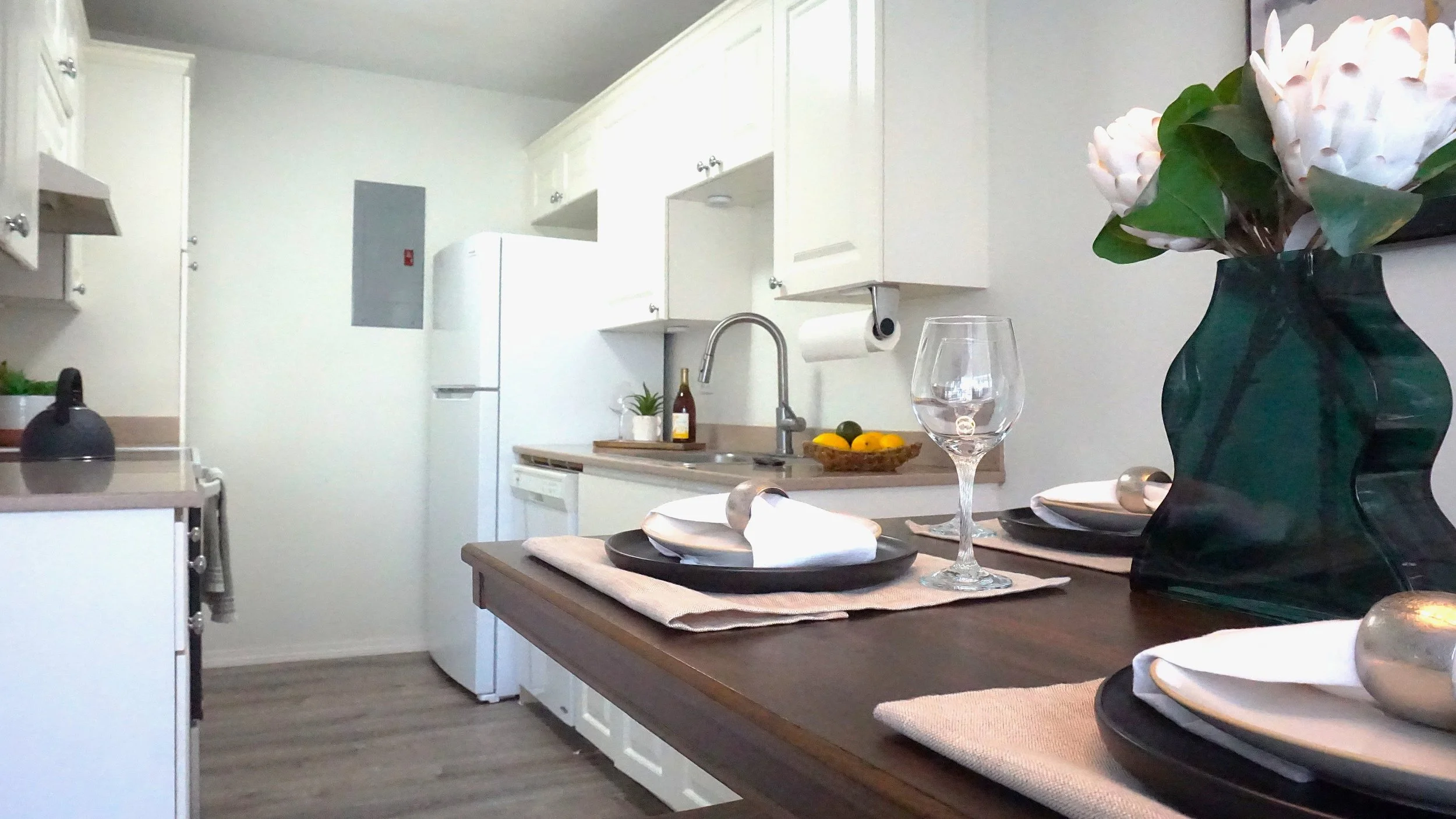 dining table view to kitchen.JPG
