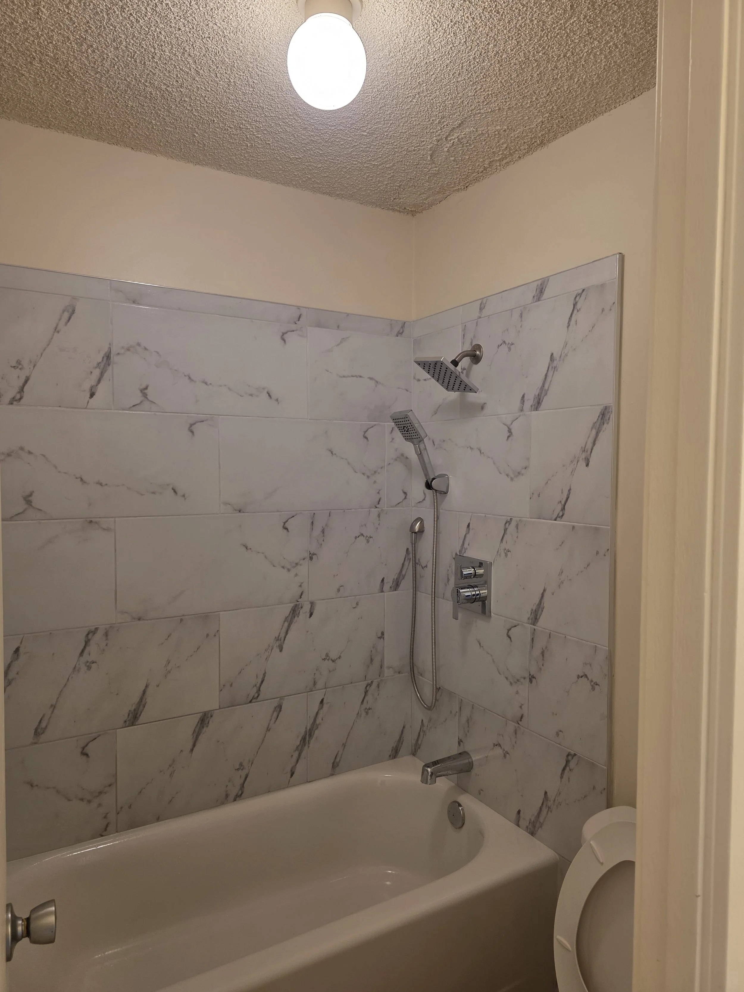 shower.tub.jpg