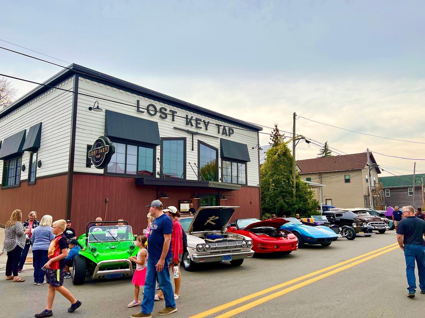 🍁Come see us at Wrightstown&rsquo;s Fall Fest today! #l

.
.
.
#fall #fallfest #lunch #lunchtime #locallove #wrightstown #foxvalley #foxcities #foxriver #depere #outdoors #lostkeytap #LKT #bar #restaurant