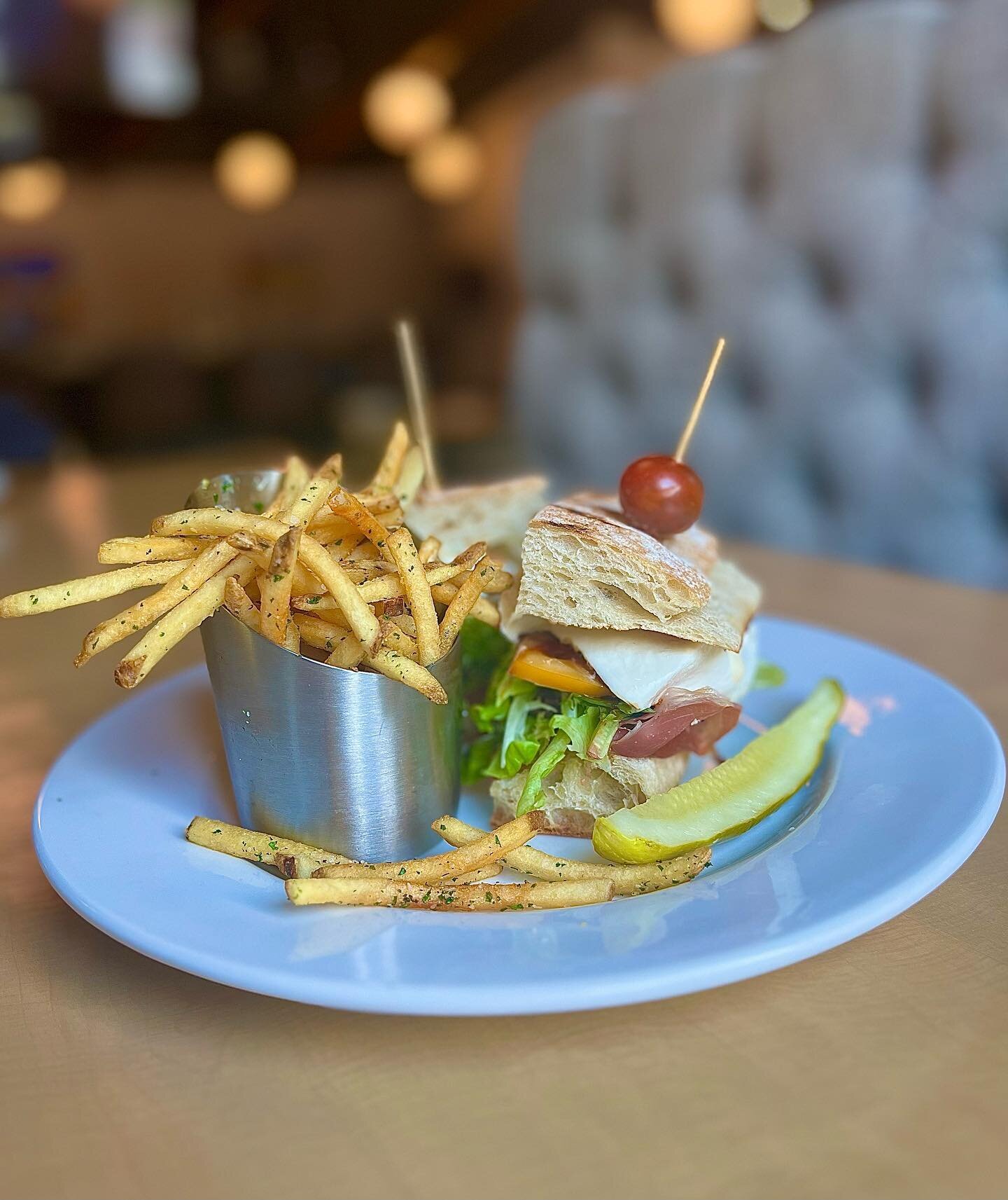 Join us for lunch today!! 
📸: our P.B.L.T.
prosciutto, burrata, romaine lettuce, tomato, garlic aioli, and balsamic glaze on ciabatta bread. 

⭐️We&rsquo;re open Fridays and Saturdays for lunch 11am-3pm! 
.
.
.
#lunch #lunchtime #burrata #prosciutto