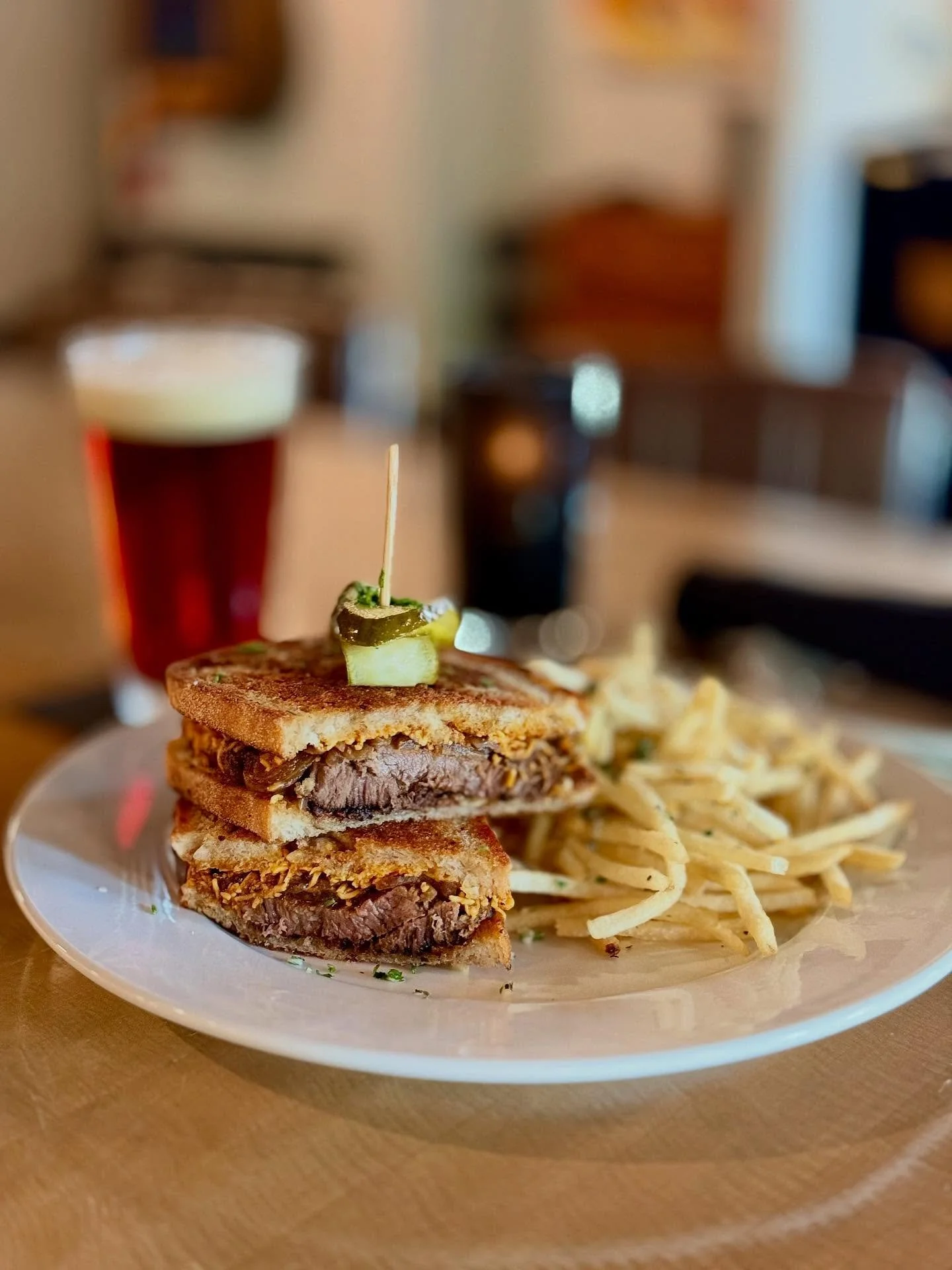 Did you know we’re open for lunch Fridays and Saturdays?! Lunch opens at 11:30am, Join us! 
Lostkeytap.com
.
.
.
#lunch #openforlunch #foxvalleyfood #foxcitiesfoodie #foxcities #greenbayfoodie #depere #bar #restaurant