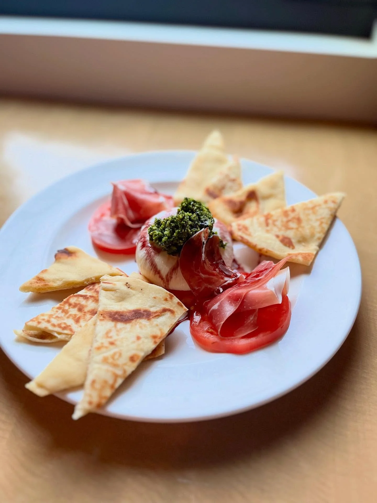 We never skip a chance to order the Burrata! 
Make your reservations on our website!
Lostkeytap.com
.
.
.
#burratacheese #foxvalleyfood #foxcities #greenbayfoodie #depere #bar #restaurant #datenight