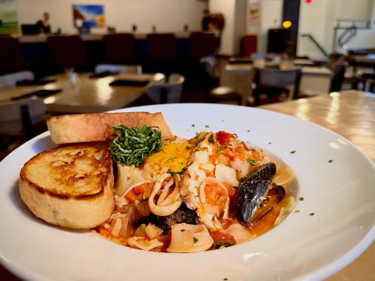 New feature! 
Cioppino (seafood stew)&nbsp;&nbsp;&nbsp;&nbsp;&nbsp;&nbsp;
Mussels, shrimp, swordfish, and calamari&nbsp; stewed in a rich white wine red sauce, and served with saffron rice, parmesan cheese.
 
Make your reservation on our website!
Los