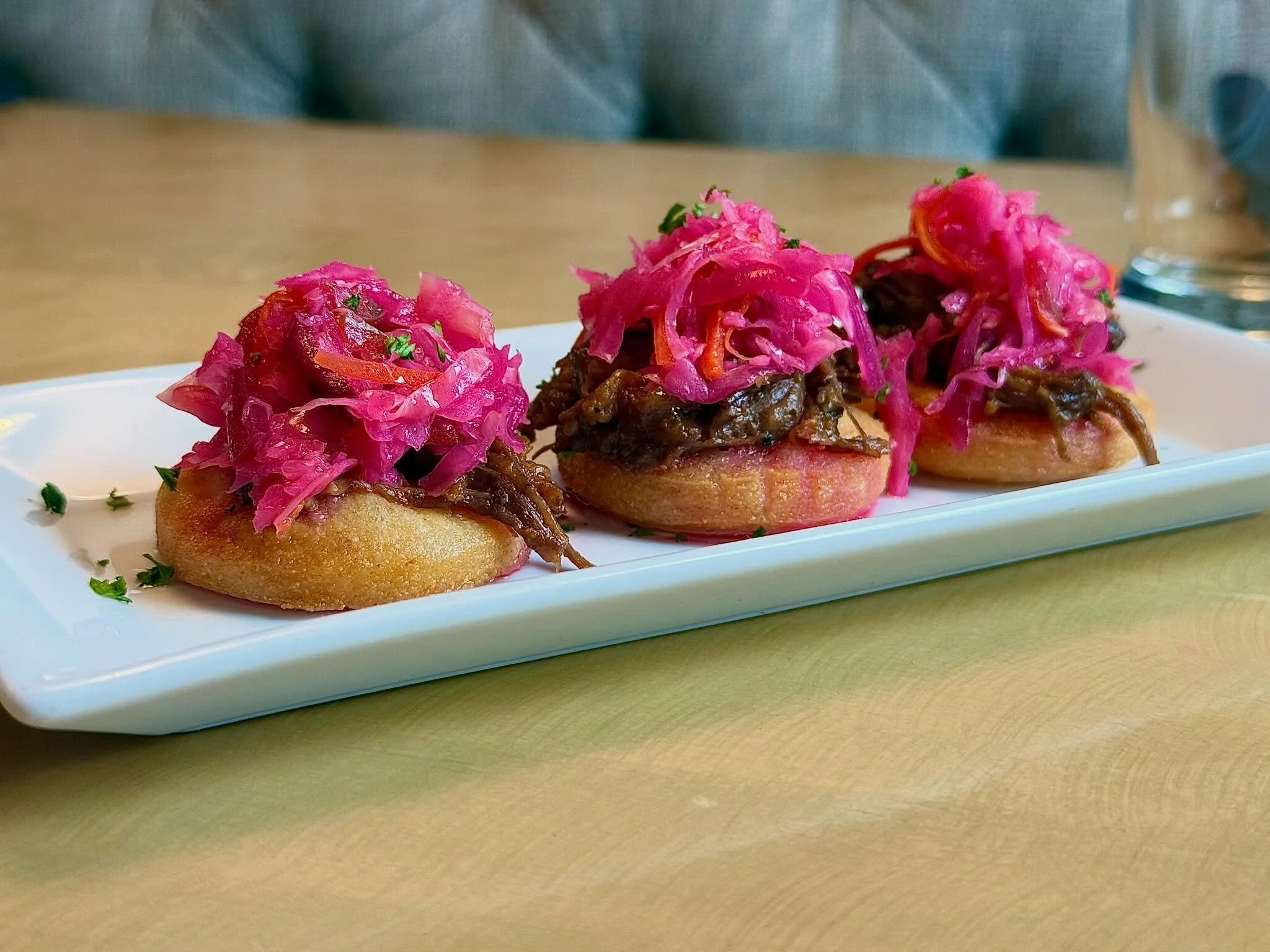 Have you tried our delicious featured appetizer yet?! We can&rsquo;t get enough!
📸: Colombian Arepas 
Crispy corn tortilla, topped with pulled short rib, and curtido (beet slaw) 

Make your reservation for this week on our website!
Lostkeytap.com
.
