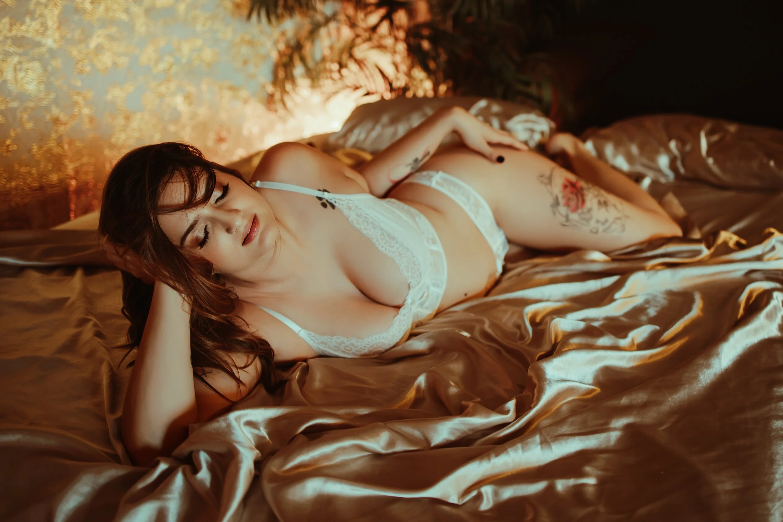 winnipeg bridal boudoir  (45).jpg