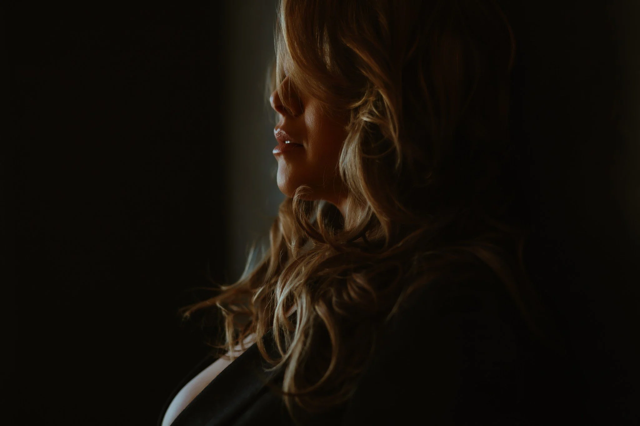 This gorgeous woman shared something so powerful with me yesterday when she saw her photos for the first time.
 She said "I am picking this photo because of how I felt in that moment." I asked her how she felt and she told me felt  free, li