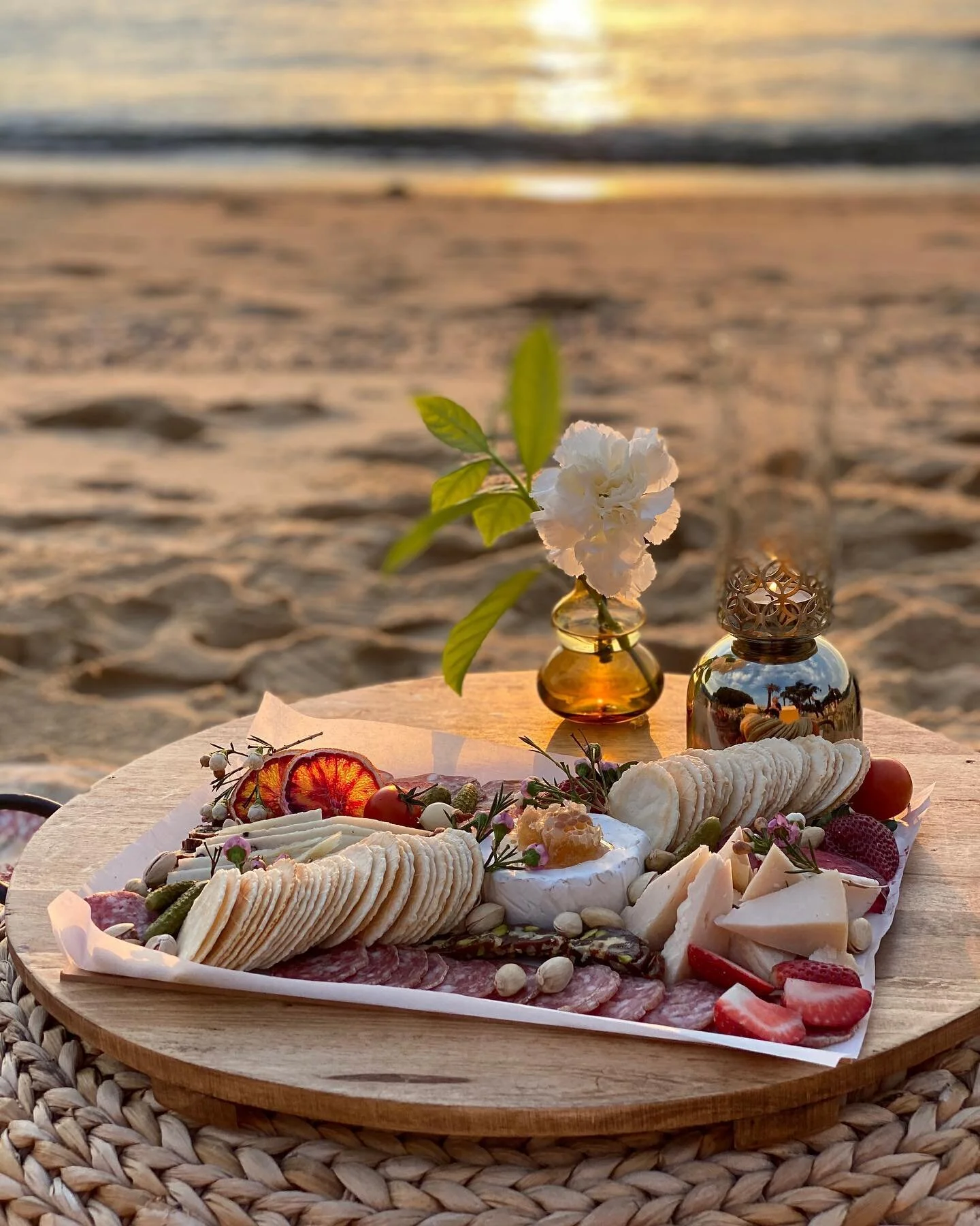 Spring, sunset and a gorgeous cheese platter 😍