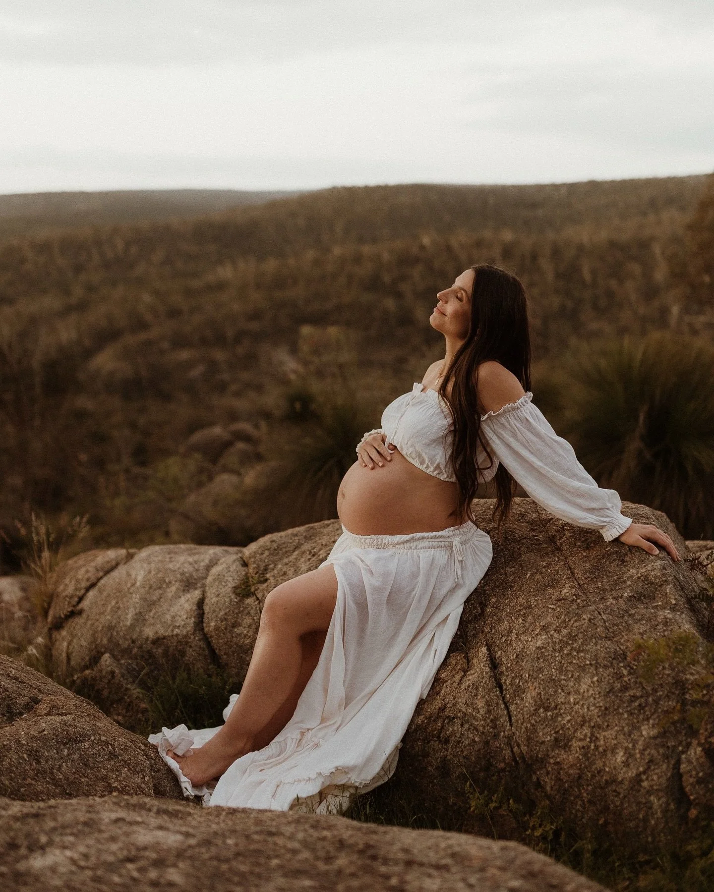 Just the three of them before they become a family of four 🫶🏼