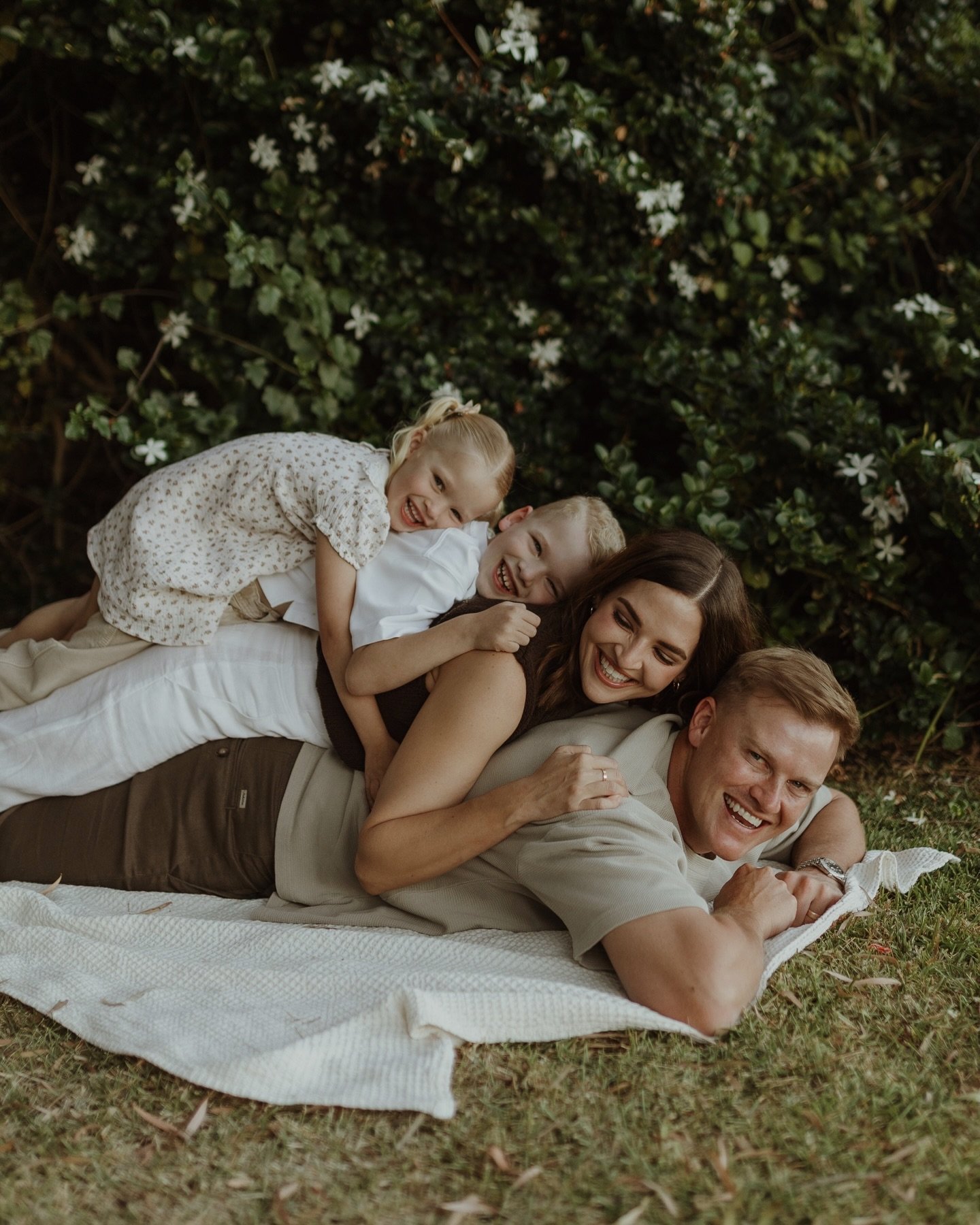 That big family stack is giving me 90s photography vibes 🤣  but those big happy faces say it all!! 🫶🏼