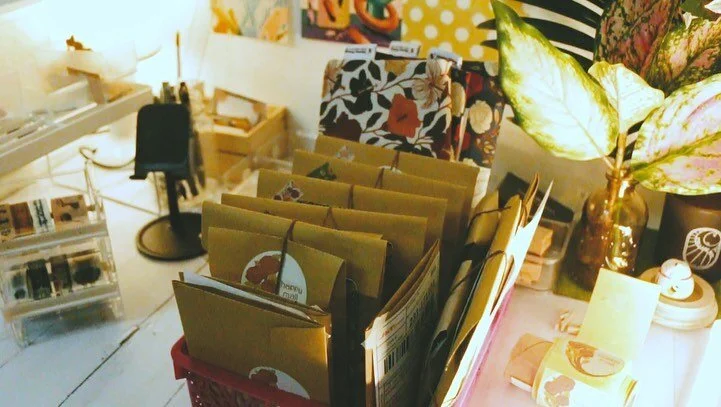 A little late, but here&rsquo;s another studio vlog for you~ Let&rsquo;s pack and journal together at night! 🌝 As always, swipe left to see the stills. ✨

It would mean the world to me if you could go and support it! the link is in my bio~ 🌻

Like,