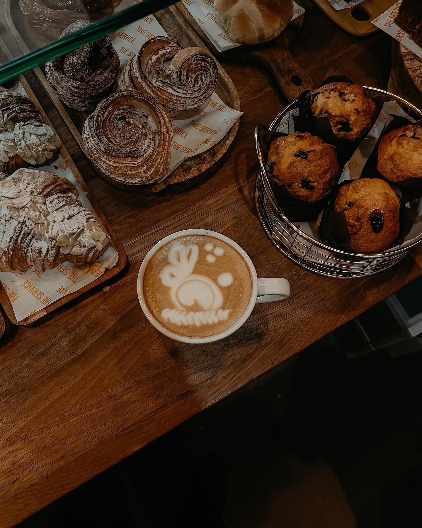 &lsquo;Hare-raising&rsquo; latte creations. 

#HappyEaster #EasterBunny #TheService #TheServiceLondon #SavileRow

📷 @lckbnsv