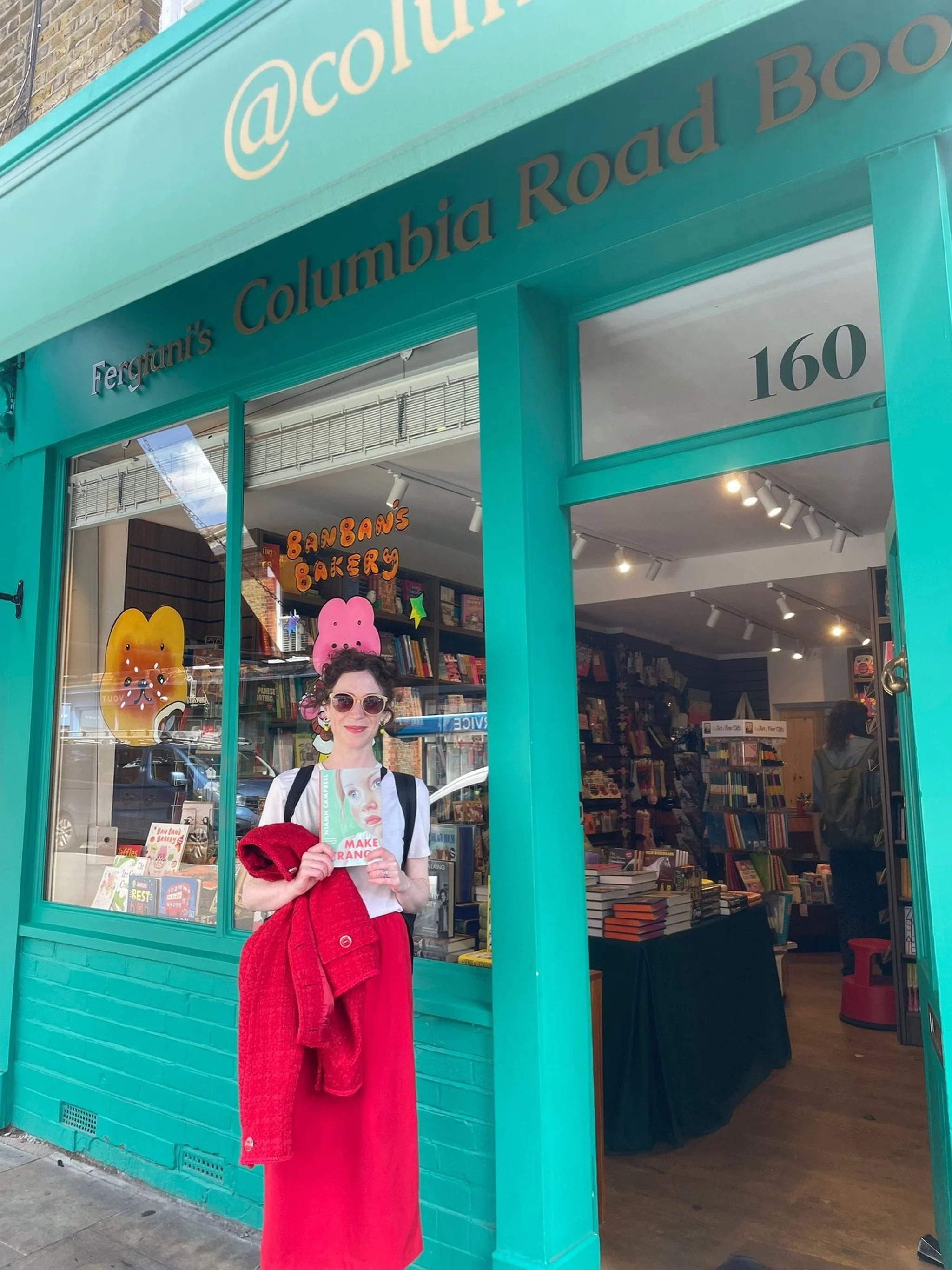 Thank you @niamh_campbell_xx for coming in to sign Make Strange for us! 

#booktok #bookstagram #litfic #books #bookshop