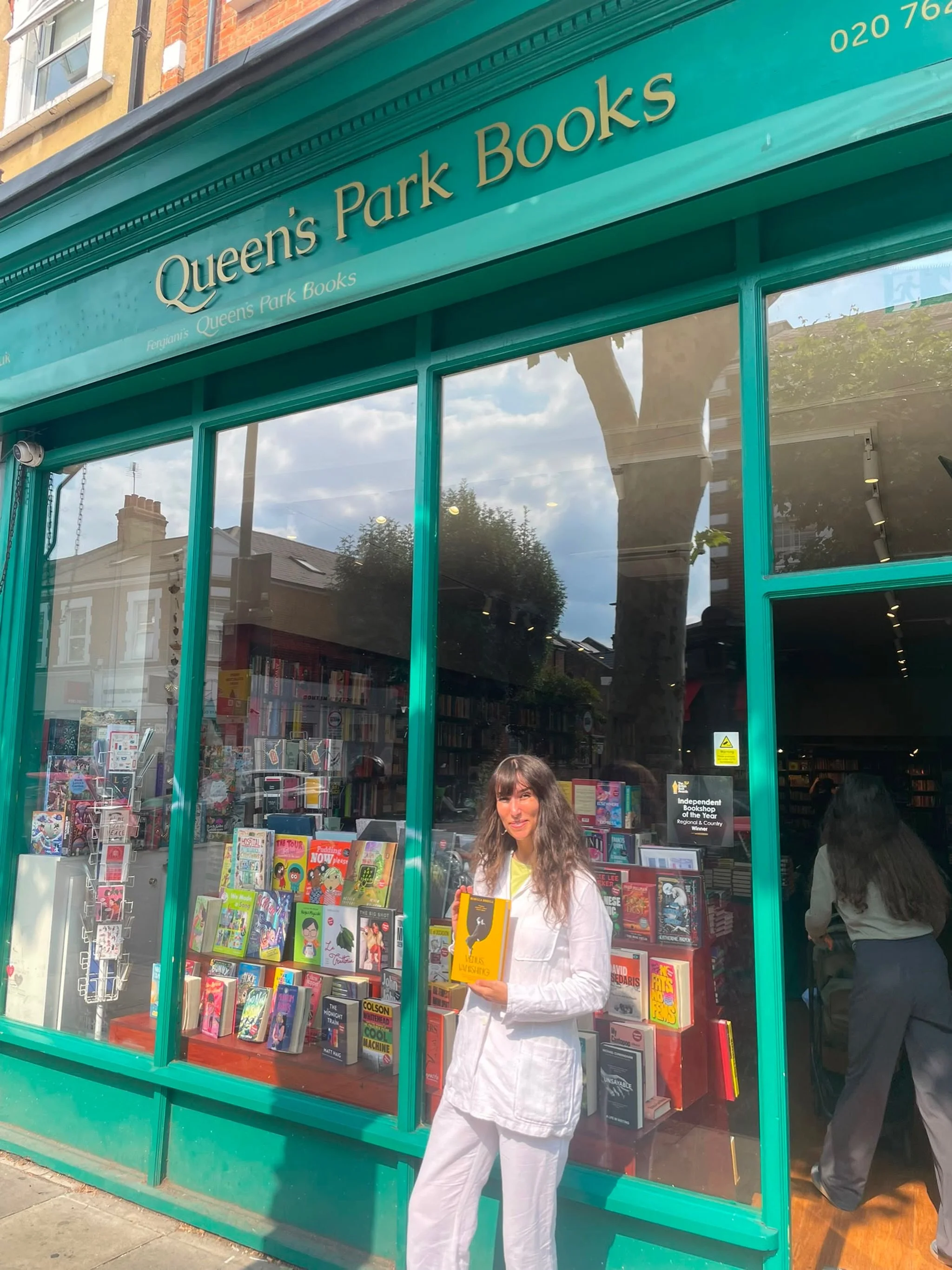 @rebeccafbirrell thank you so much for coming in to sign Venus Vanishing for us! 

#books #bookrecommendations #london #bookshop