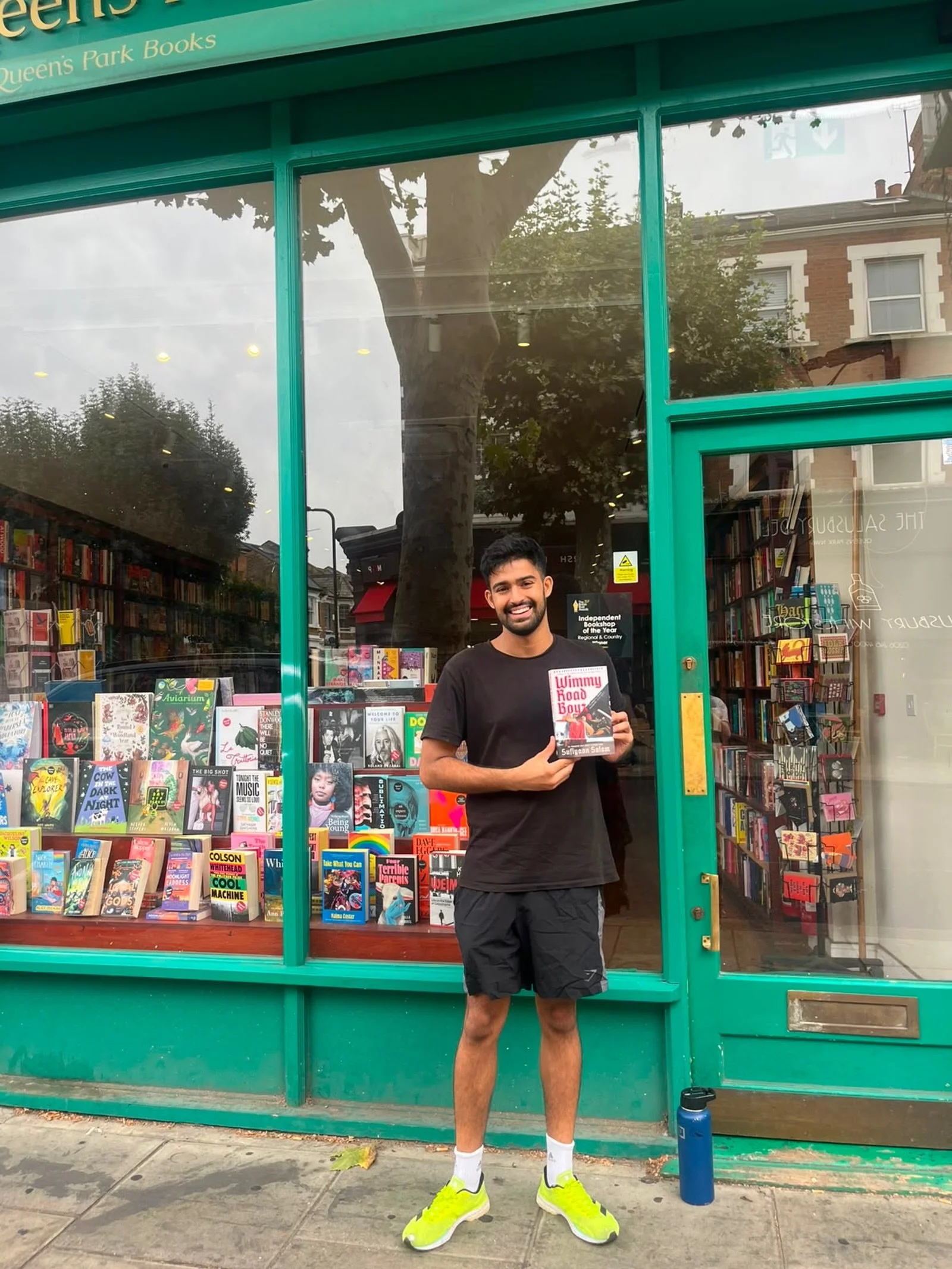 Huge thank you to @sufiyaansalam for coming to sign for us again! It&rsquo;s always such a treat to see you &amp; replenish our signed stock of Wimmy Road Boyz 🥰🚗

#books #bookrecommendations #litfic #london #bookshop