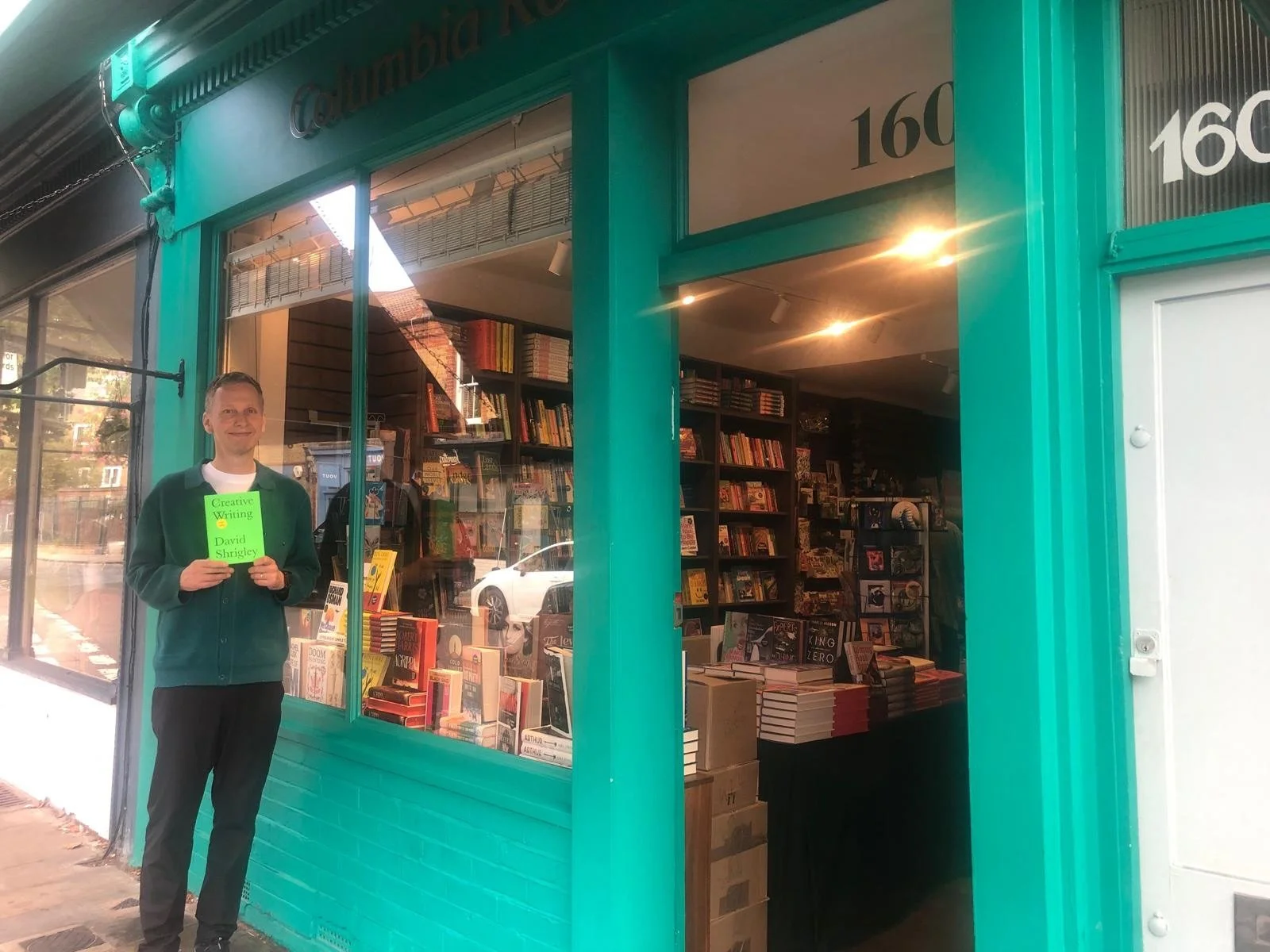@davidshrigley how amazing to have you! Thank you so much for getting through such a stack you&rsquo;ve made us all very happy! Head to www.welbooks.co.uk if you missed out 🫶

#books #bookshop #london
