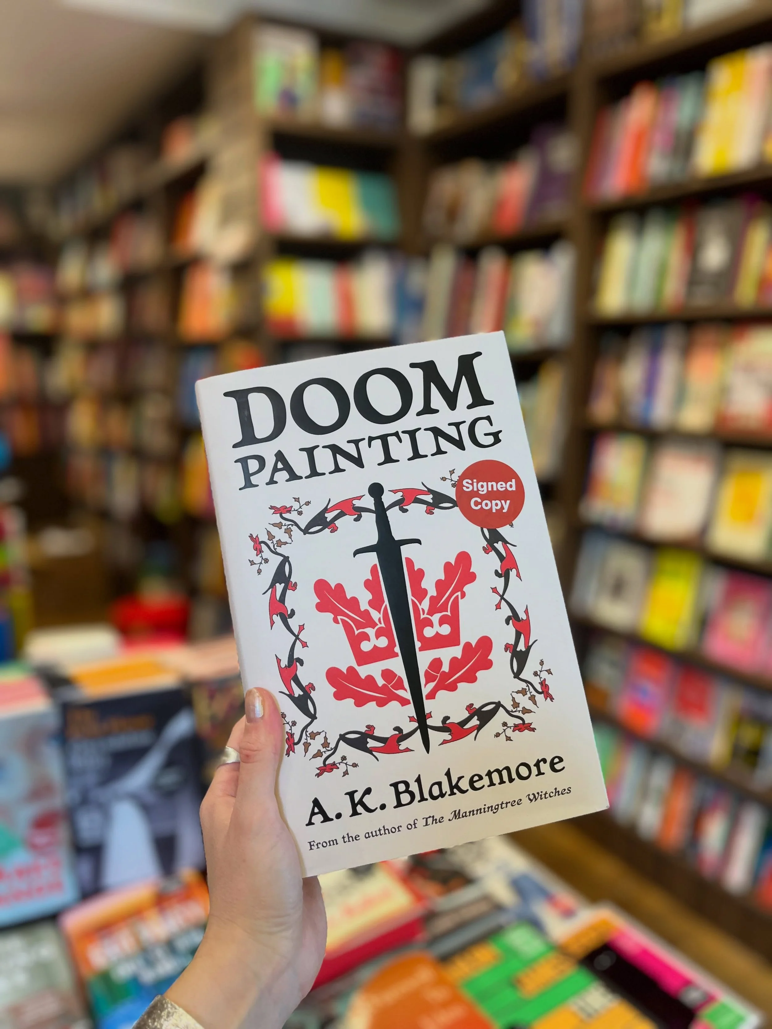 Only @barbiedreamhearse could make me read a book about the peasants revolt (&amp; make me like it so much) 10/10 

#books #bookshop #bookrecommendations #london