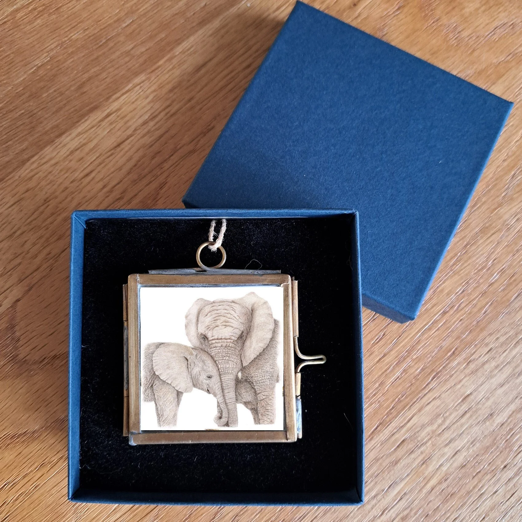 Brass Box Eleph2.jpg