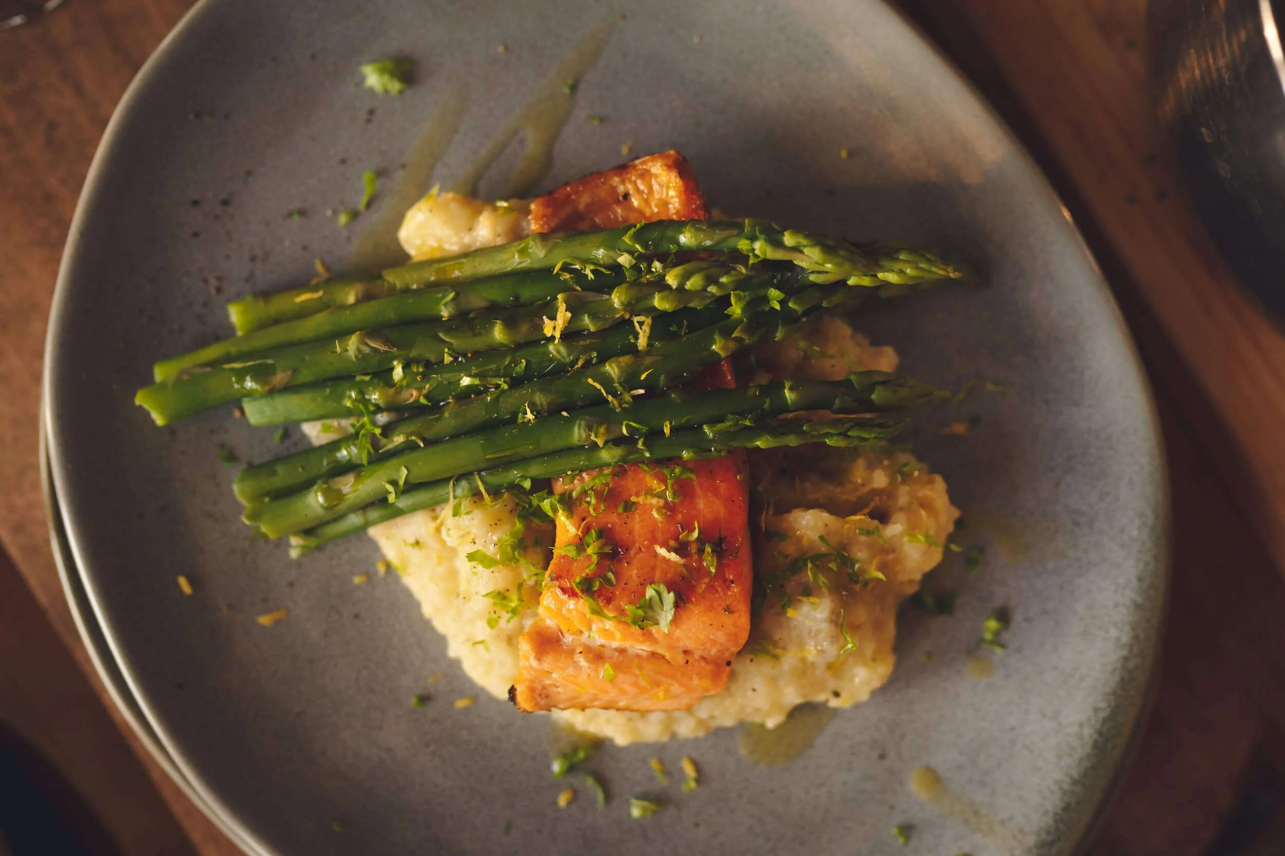 food_local_salmon_aspargus_olo-2.jpg