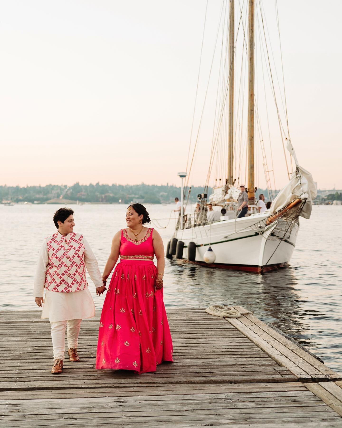 Quick! It&rsquo;s sunny outside! Post all your summer time wedding photos to manifest warmer weather from here on out 🌞🌞🌞
.
#weddingphotography #weddingphotographer #lgbtqwedding #seattlewedding #portlandweddingphotographer #seattleweddingphotogra