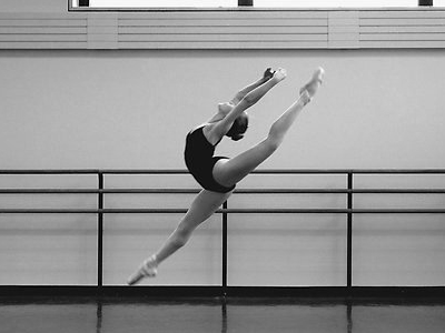 Turns/Leaps/TechniqueThis class will help improve the basic technique of turns, leaps, and proper form.