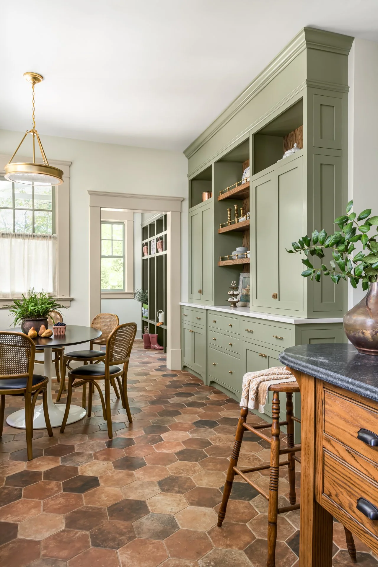 english_cottage_kitchen_oakhurst_atlanta_ga.jpg