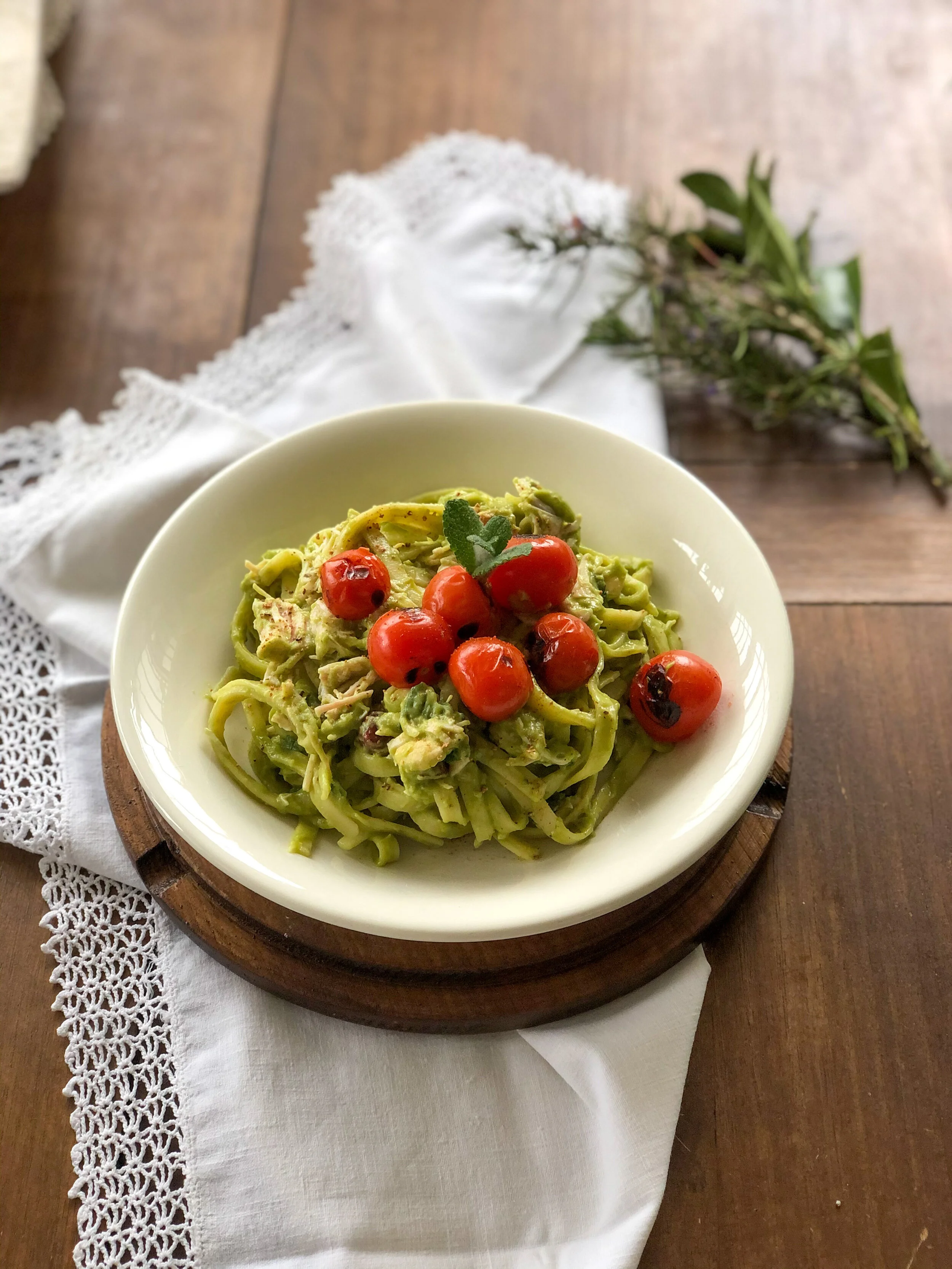 Fettuccine com molho de abacate