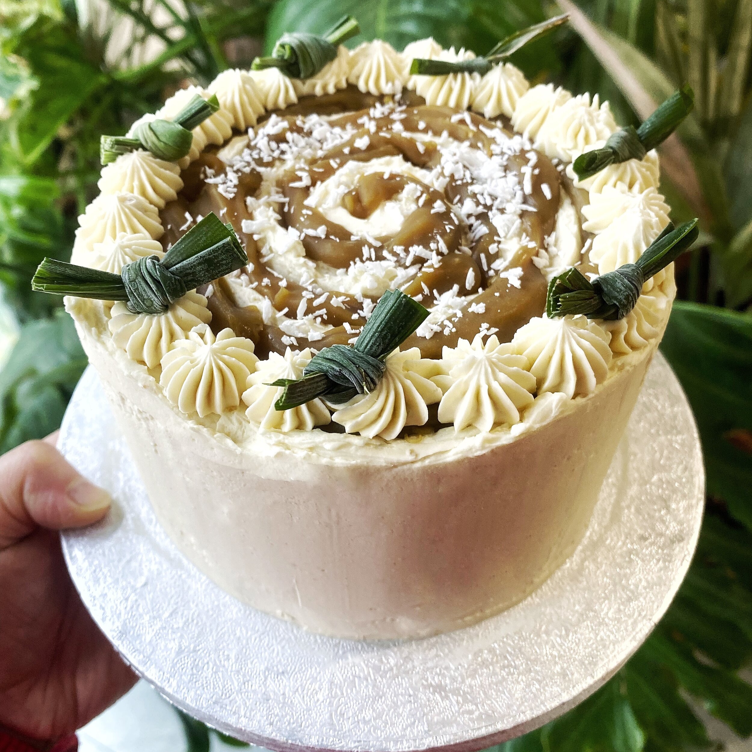 Pandan Gula Melaka Salted Caramel Cake has been a real hit lately! 💚

Pandan chiffon sponge cake, filled and topped with Gula Melaka salted caramel, then frosted with Gula Melaka-flavoured Swiss meringue buttercream.

Have you tried it yet?

Other t