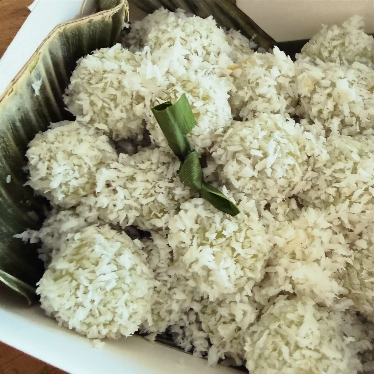 Selamat Hari Raya! Eid Mubarak to everyone celebrating. Maaf zahir dan batin! 🌙💚

#eidmubarak #harirayaidulfitri #kuihraya