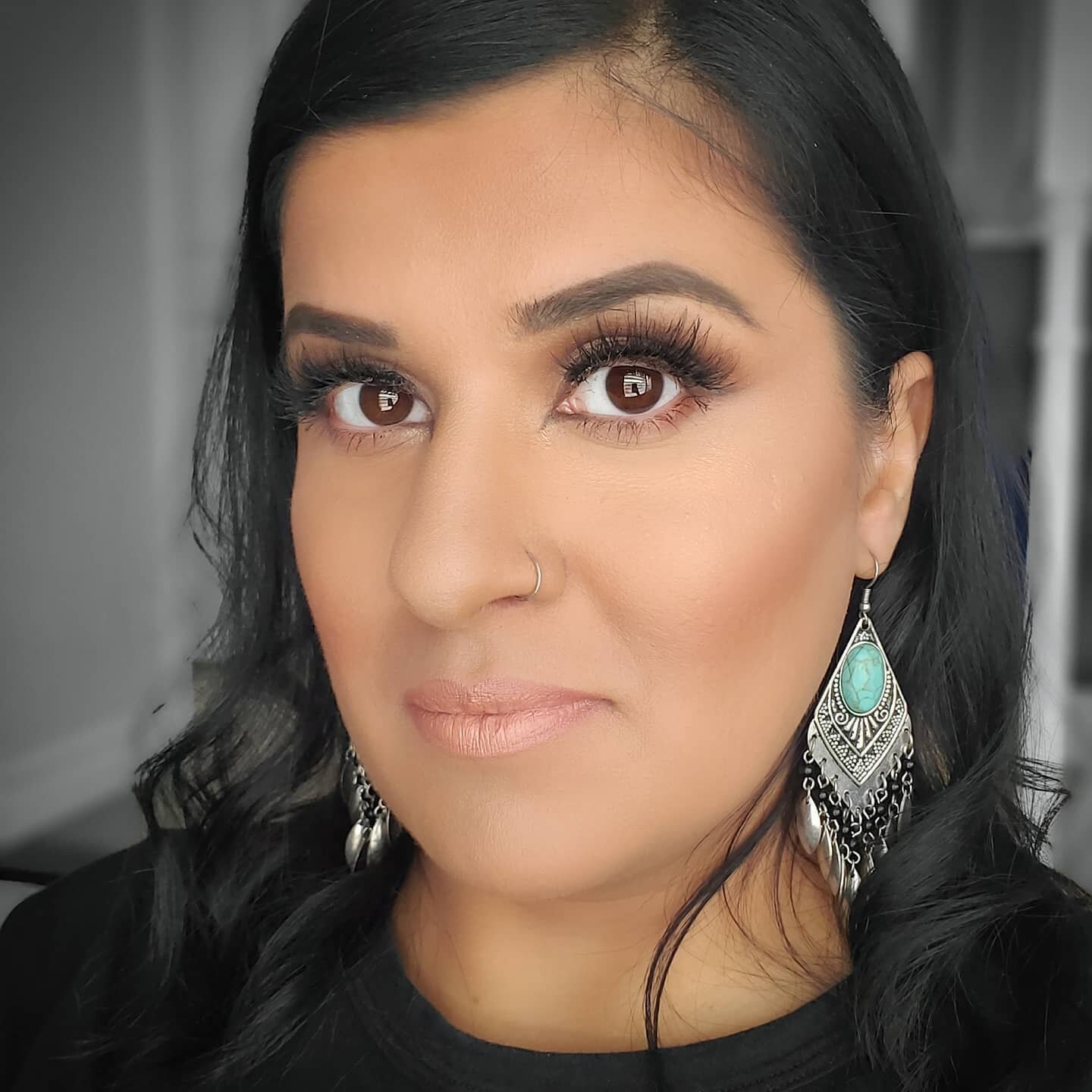 I often have nude lips when I do full glam. What is your favourite nude lip guys? 
Currently my go to is Blankety by @maccosmeticscanada 
#macgirl #sumayyaco #lashboss #isolation2020 #nudelipcolor