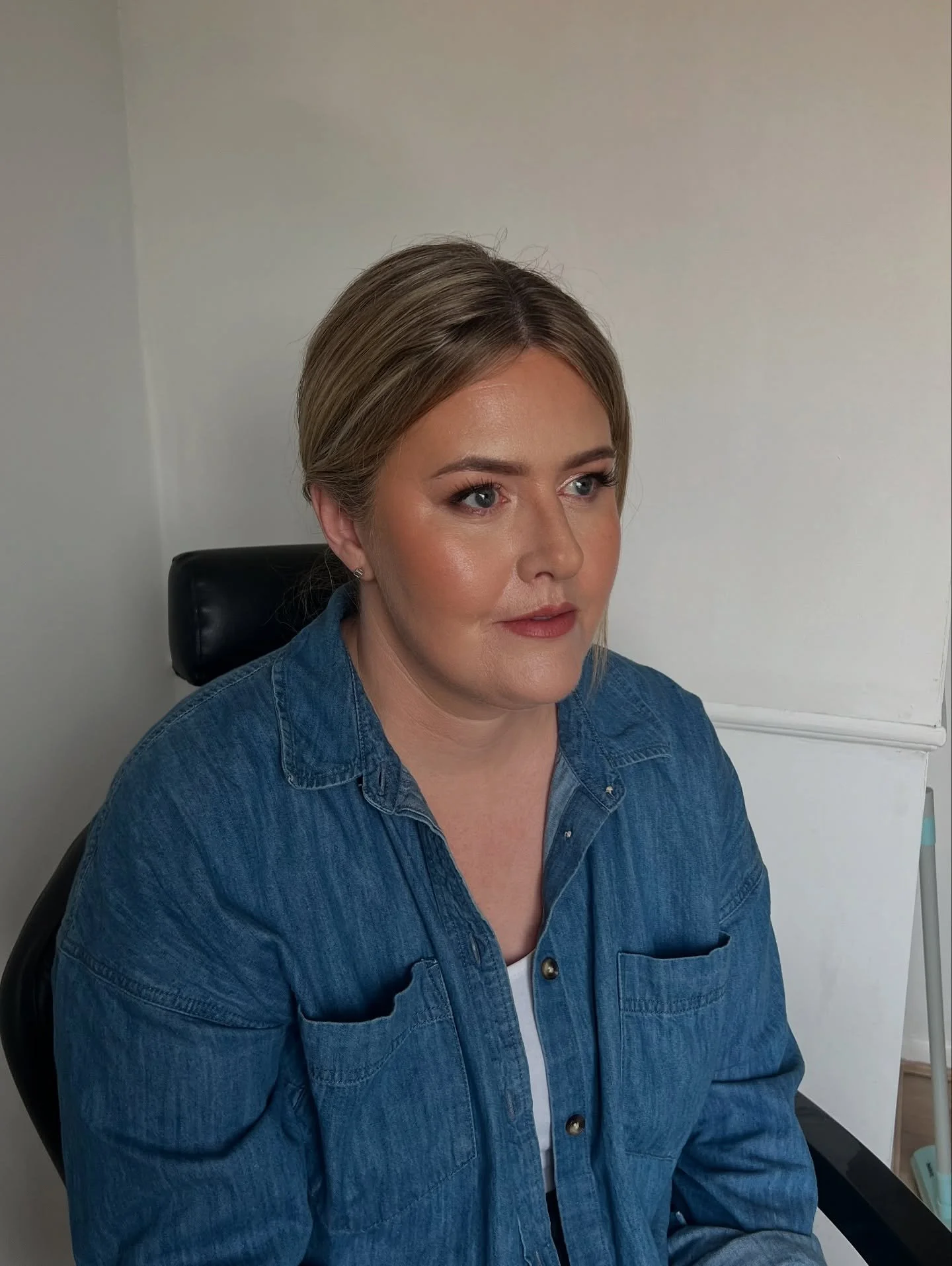 Flawless glow and sun-kissed tones for the lovely Lou ✨

I know it&rsquo;s still August but the C word is coming 😅 my Christmas diary is open! I will update my availability ready for you all to get your festival glam on! 🎄 
.
.
.
.
.
#bridalmakeup 