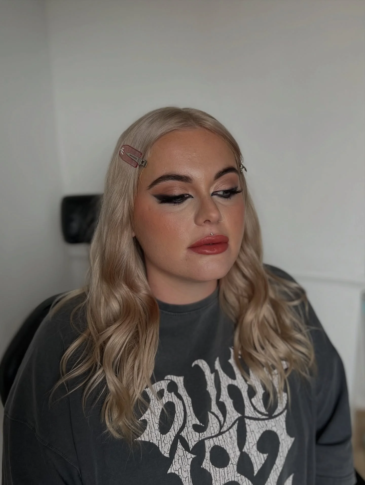 Not your average Baby Shower makeup but I am OBSESSED 🤩 

When Meg came and showed me the inspo photos I was very excited (and nervous), because as you have all have seen, it&rsquo;s rare I get to do dramatic makeup anymore. 

Also a big belated con