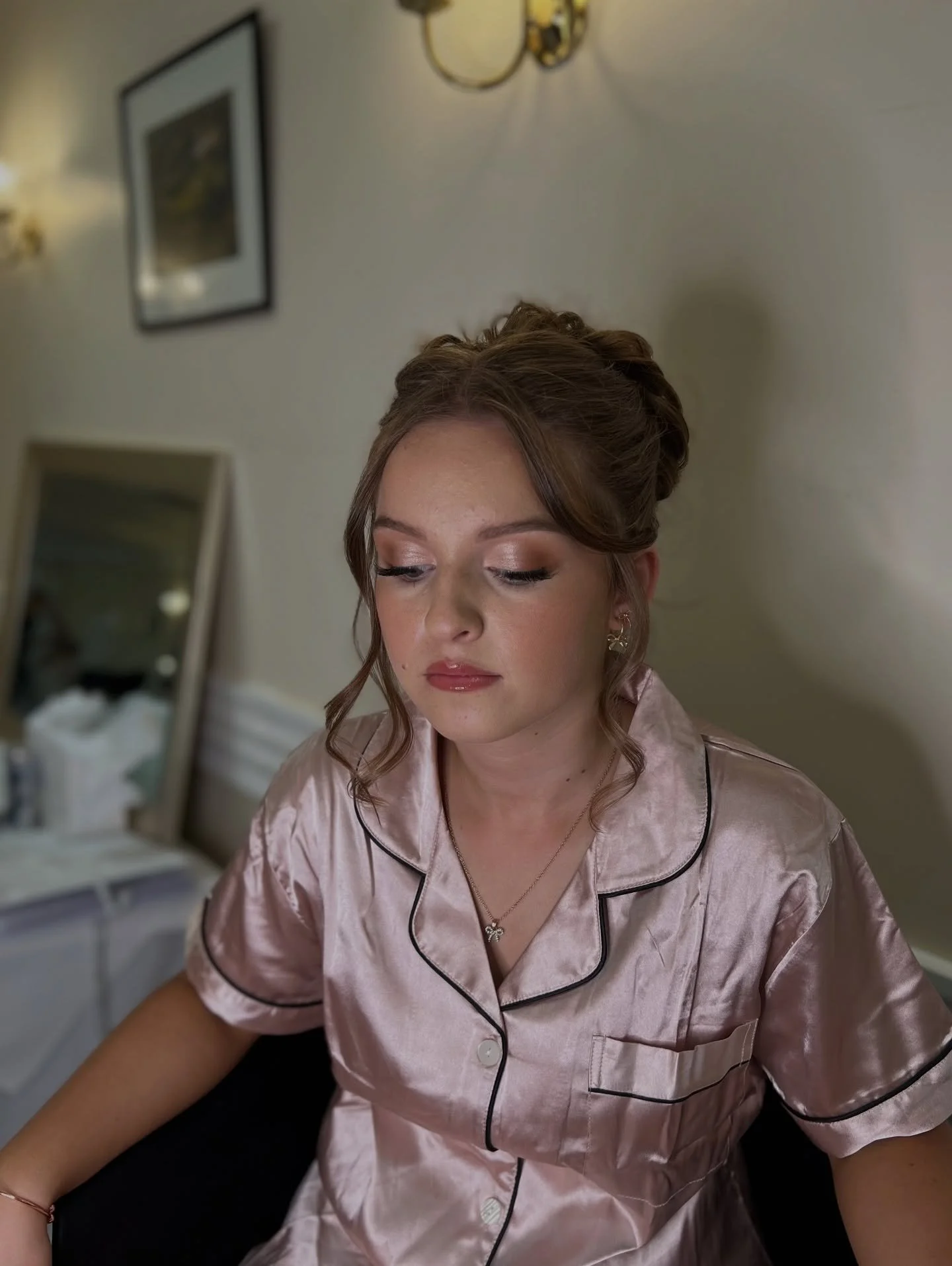 It&rsquo;s time for Taylers wedding spam! 💒

Meet the first bridesmaid from Taylers wedding and I just adore how the makeup turned out. It was light &amp; natural but still giving bridal party glam! ✨ 

I still have some Boxing Day &amp; New Years a