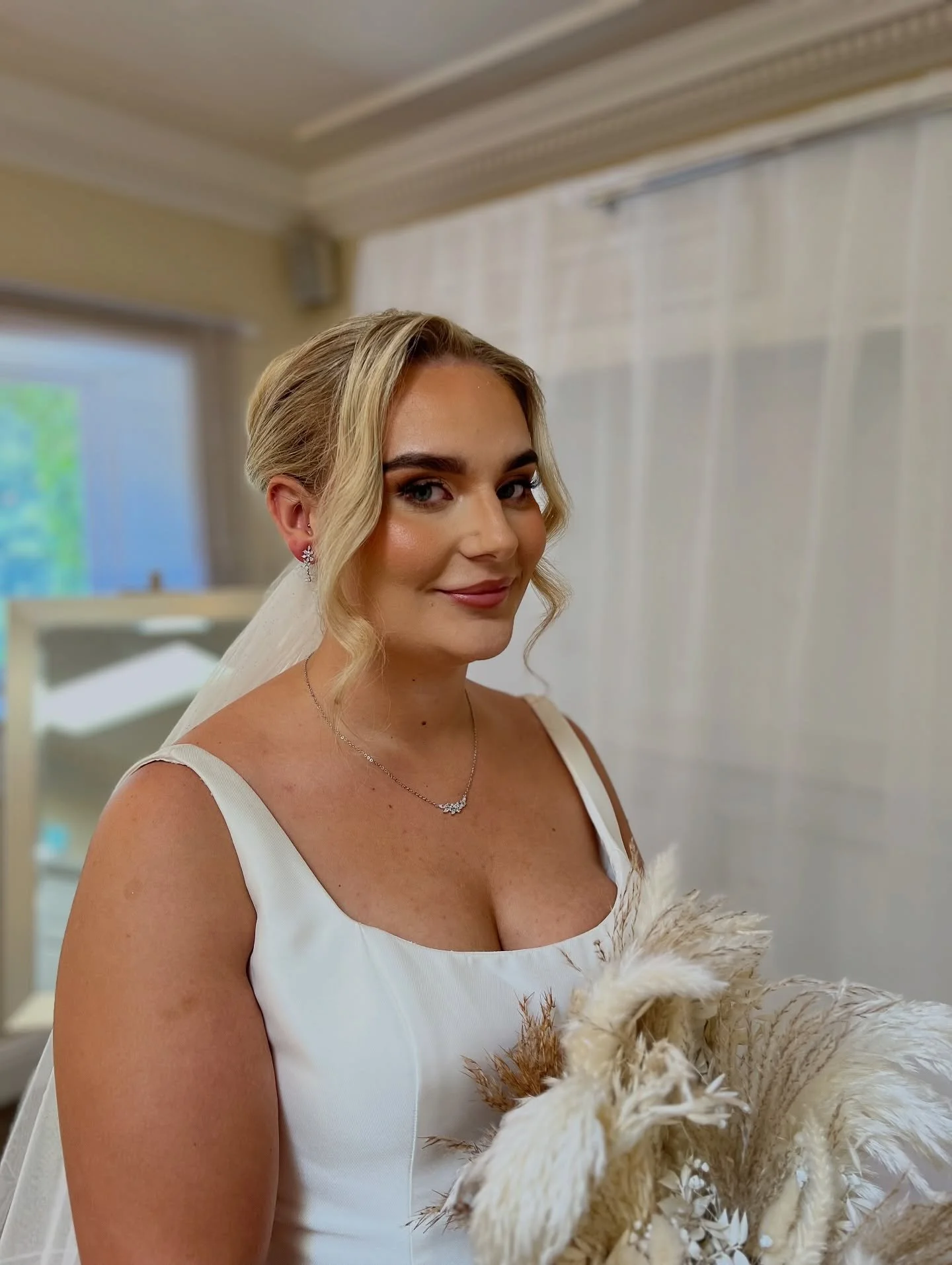 Can we take a moment to appreciate how STUNNING Tayler looks.. just wow! 🤩 

After having a trial, Tayler opted for a full coverage, flawless base with a stunning Smokey liner to complement her eye shape! 

It was an absolute pleasure to be apart of