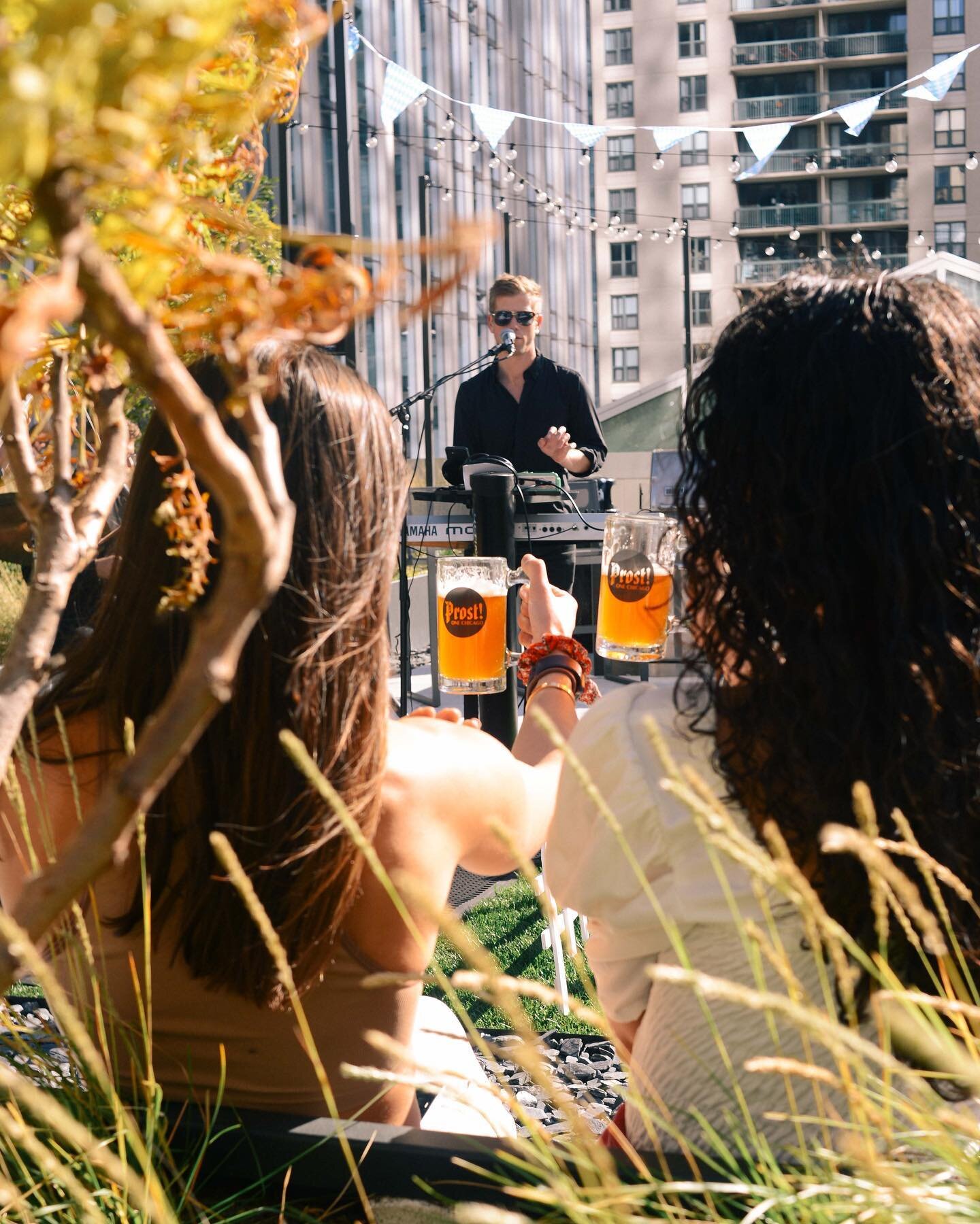 Celebrated this gorgeous October weekend the best way we know how - with frothy brews, incredible live music, delicious bites and killer rooftop views at @liveonechicago An Oktoberfest for the books - prost!

Danke to the party crew: 
🍹 @poursoulsch