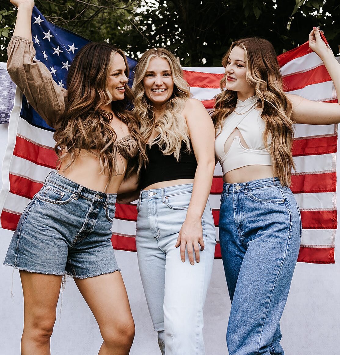 Happy 4th of July from all of us at Freebird Beauty Shop! 🇺🇸
⠀
As we celebrate our nation's freedom, let's also embrace the freedom to reinvent ourselves.
⠀
This week, we're excited to announce that we have some coveted slots available. Treat yours