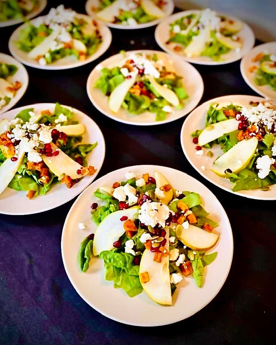 &bull; Freshness inspired &bull;

Sweet potato salad with pear, goat cheese, pomegranate, Butter lettuce and a maple vinaigrette dressing