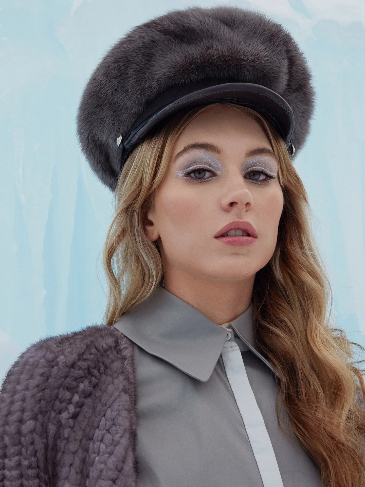 @hollyysullivann ❄️ 
shot by @terezajanakova 
h/mu @alexandramakeupartistry @artistswithagency