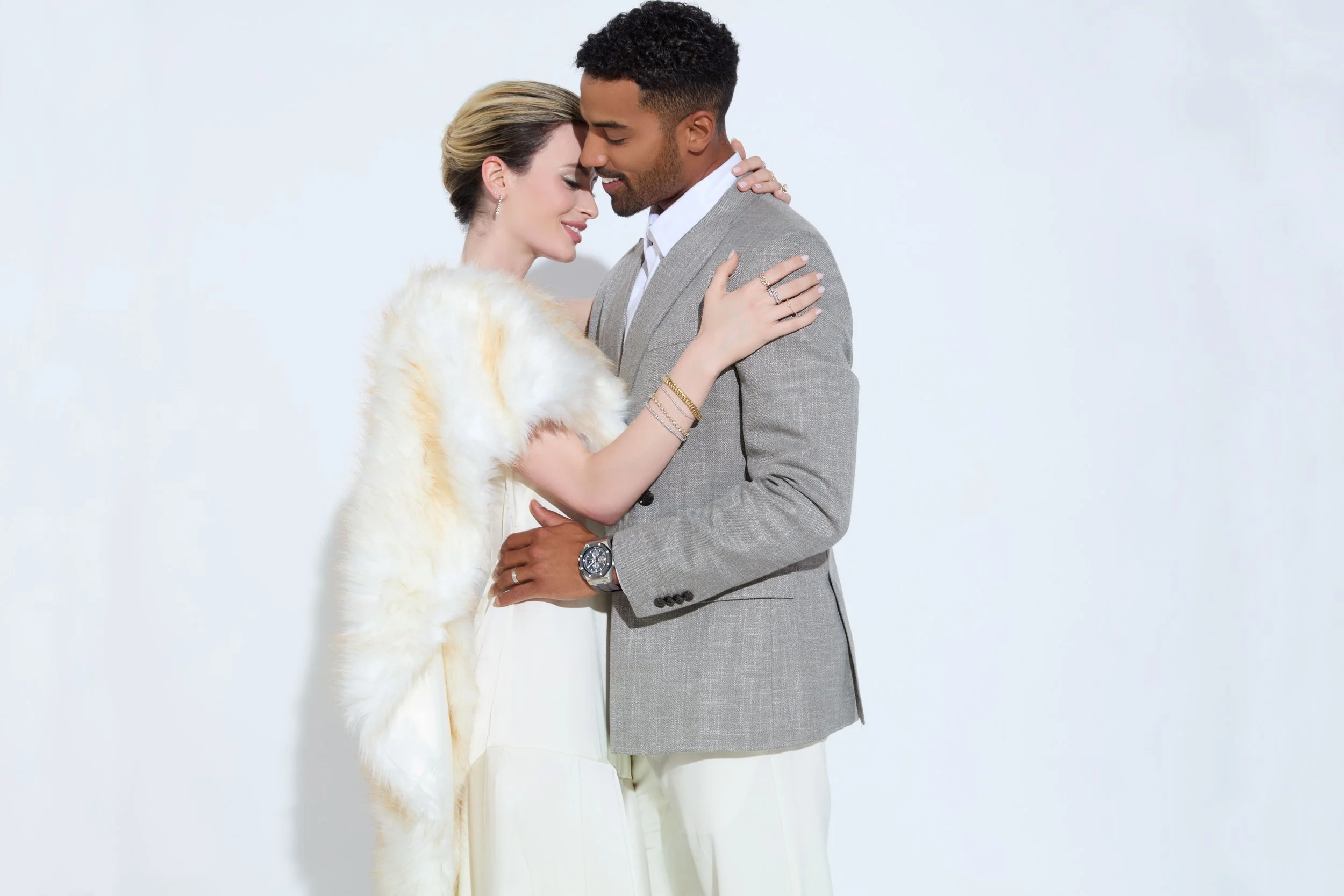 08_13 Diamonds Direct on model 22832.jpg