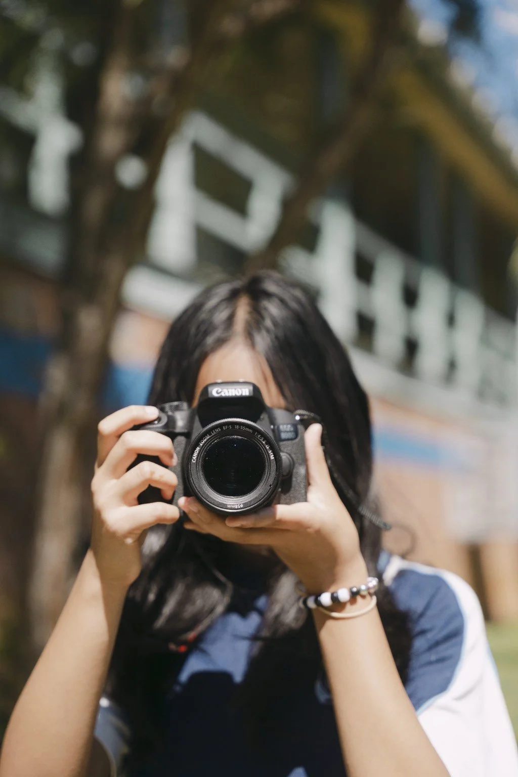 LOCK__YOUNG_PHOTOGRAPHER_CANON.jpg