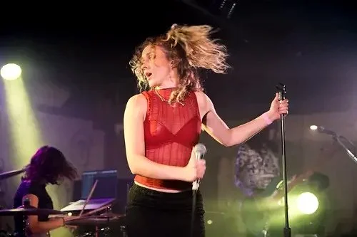 14 — FEMALE VOCALIST — LWT_MASTER.jpg