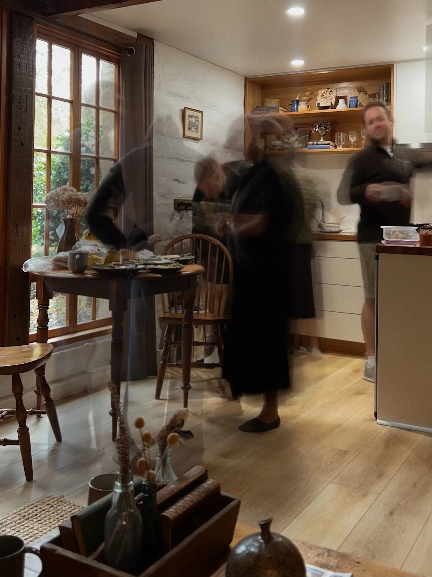 The kettle whistles, someone flips eggs, and laughter echoes off the old beams. Here, breakfast is never rushed &mdash; it&rsquo;s a ritual, made better with friends. Perfect for a cosy winter escape, where shared moments and good company warm the so