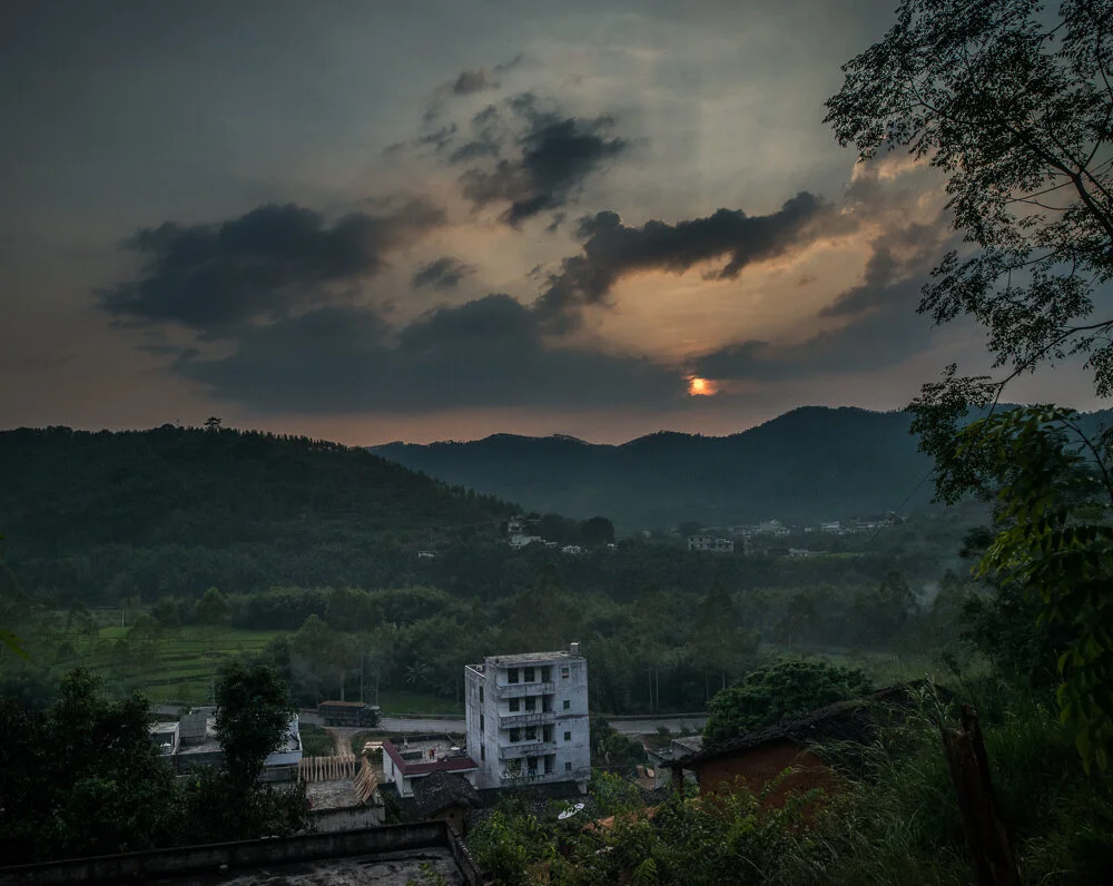 A view of Cenxi, Guangxi. 廣西岑溪市