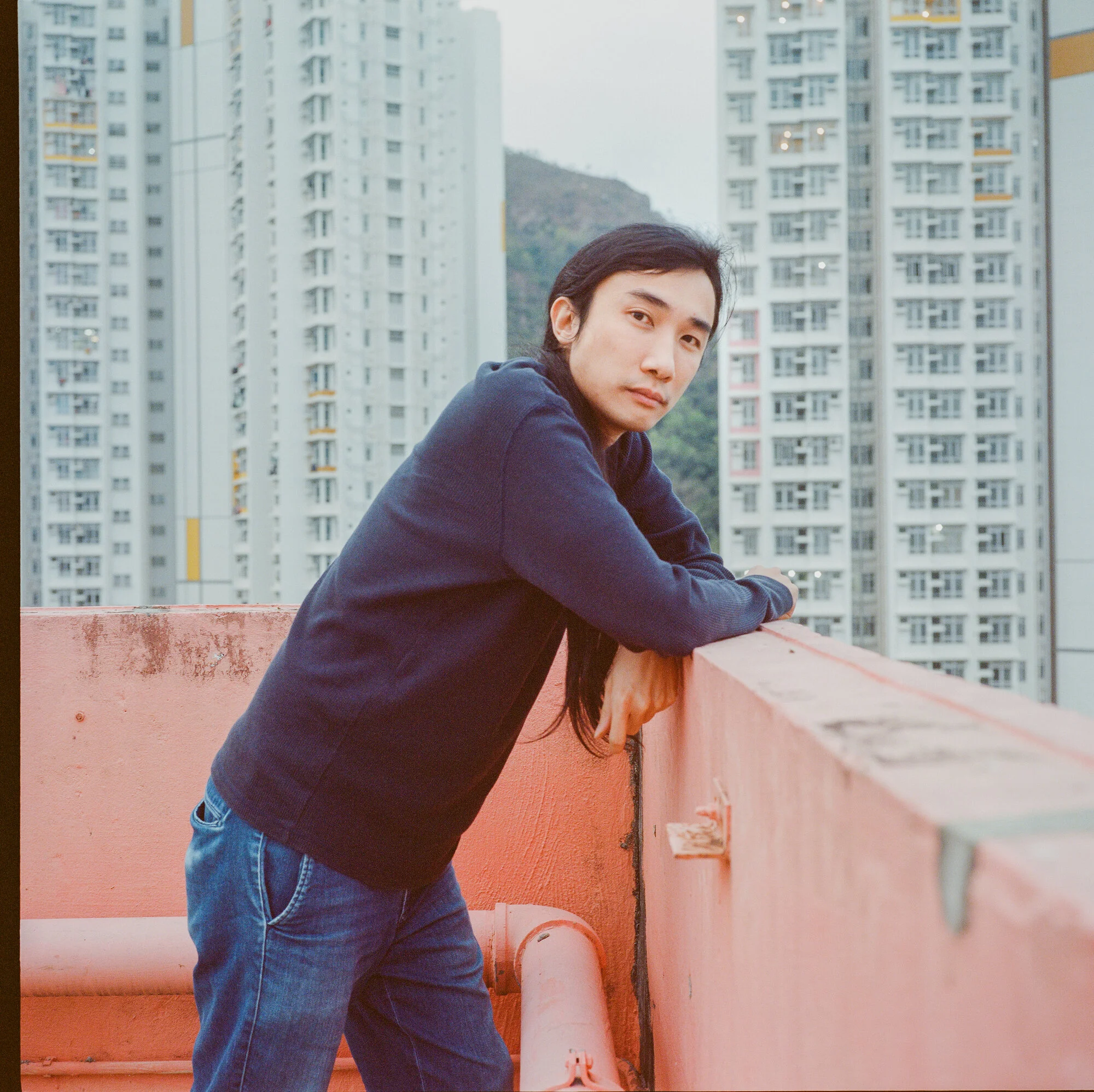 何兆南（South Ho ）- 2019與2020，「前者就像是一個很大的浪湧過去，好熱烈，好震撼，甚至會沖走了一些人，對一些事物造成破壞。後者就像浪走了，潮退過後有些東西給沖涮過，留低了一些痕跡，讓你知道曾經來過。」